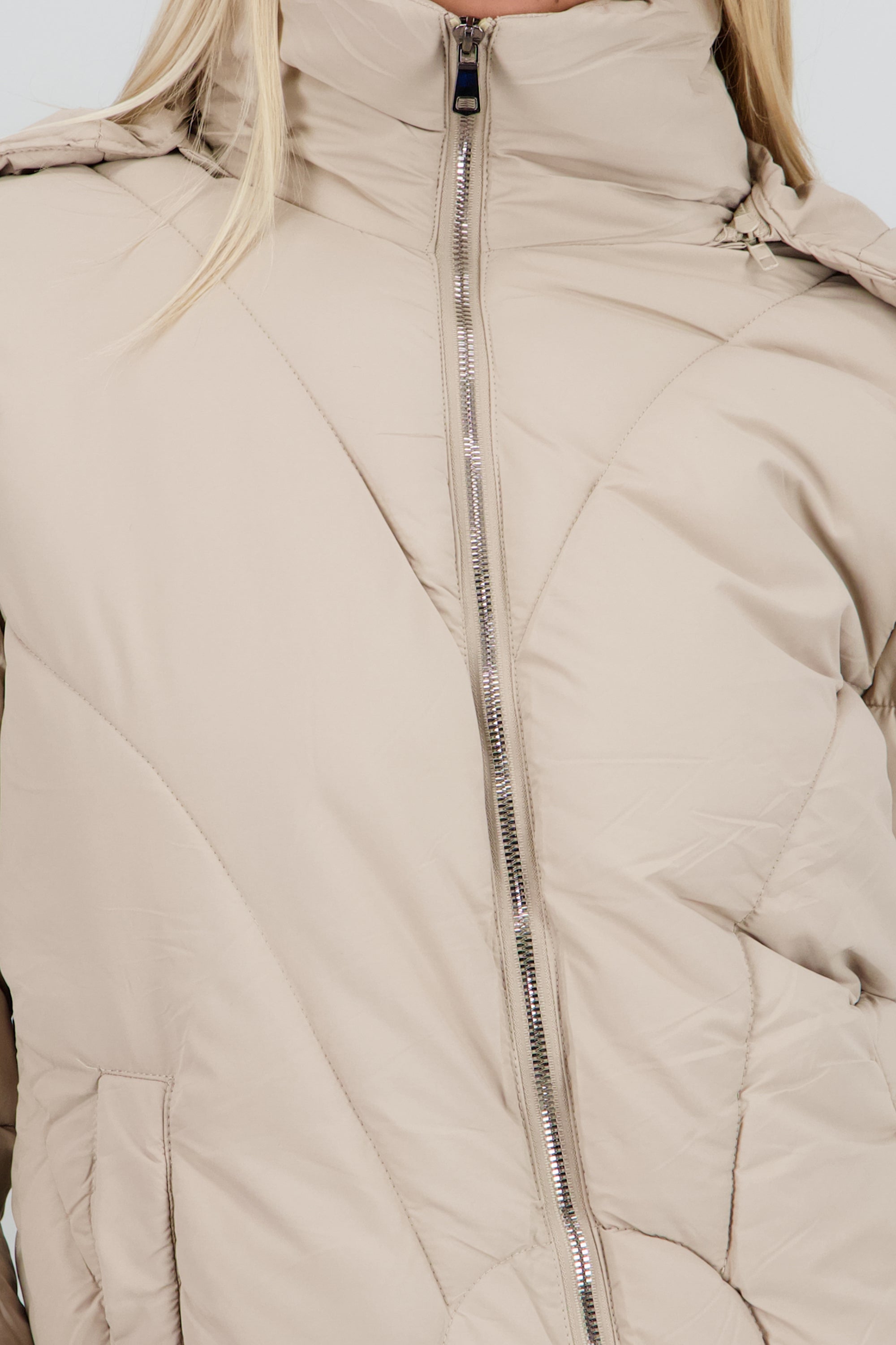 Chamarra puffer con bolsas BEIGE