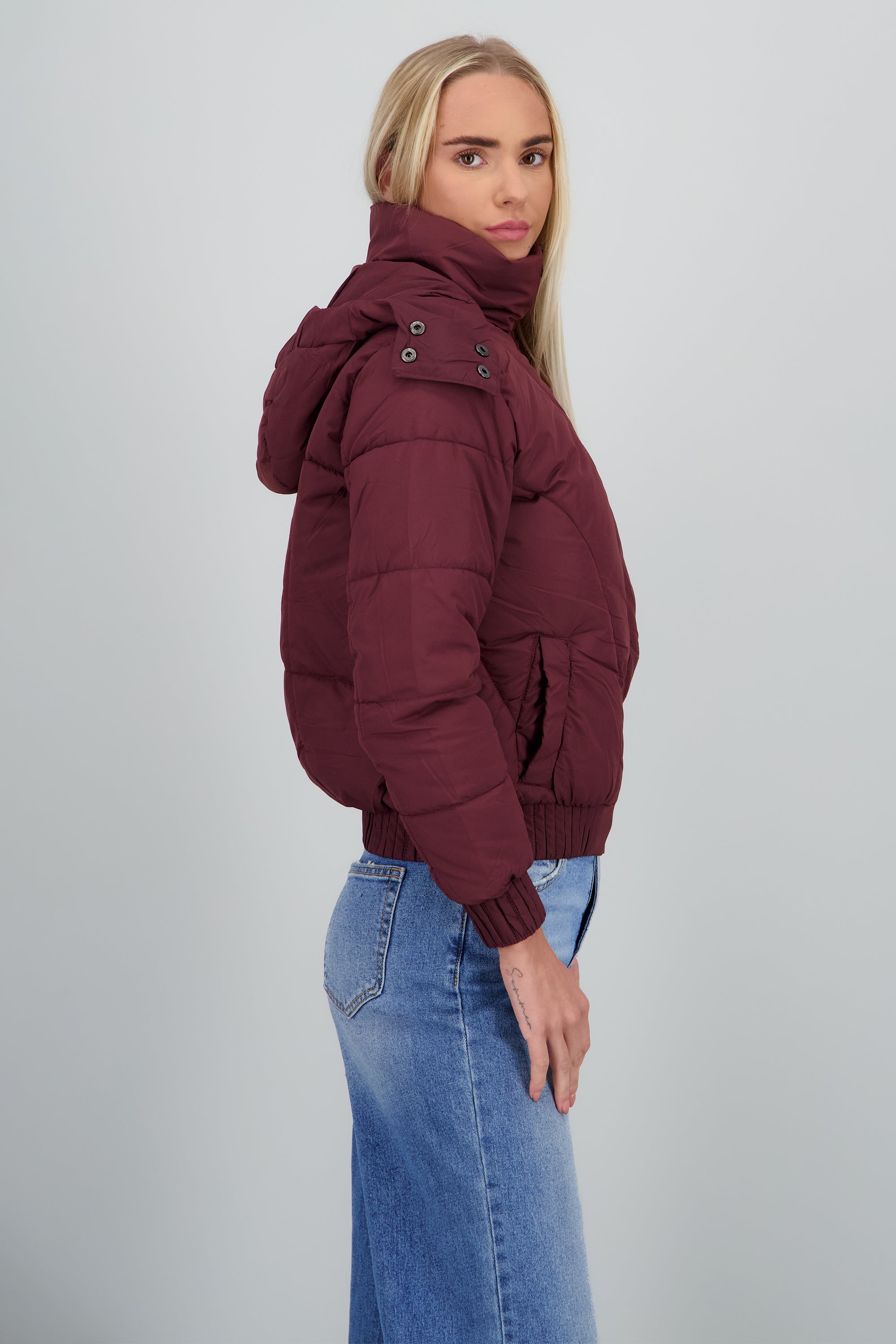 Chamarra puffer con bolsas VINO