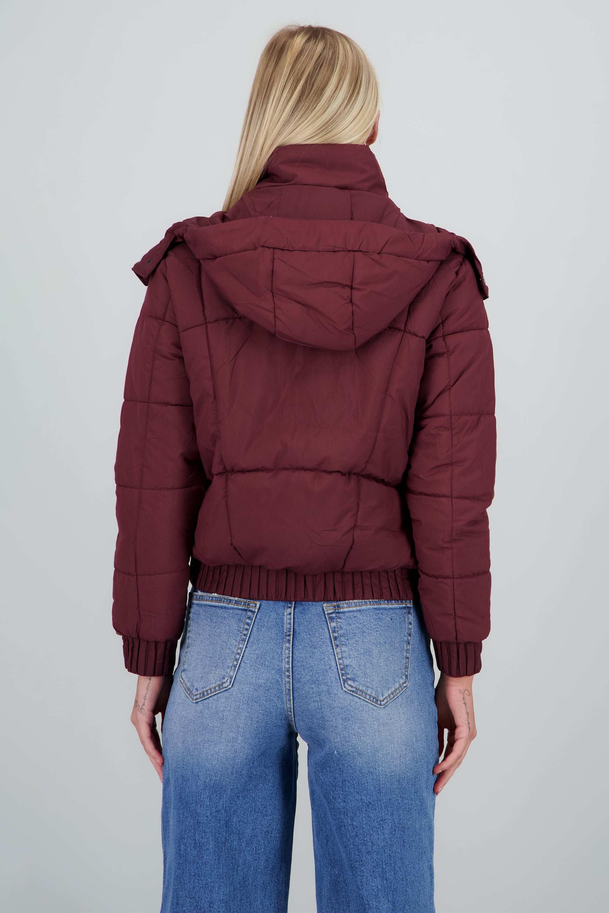 Chamarra puffer con bolsas VINO