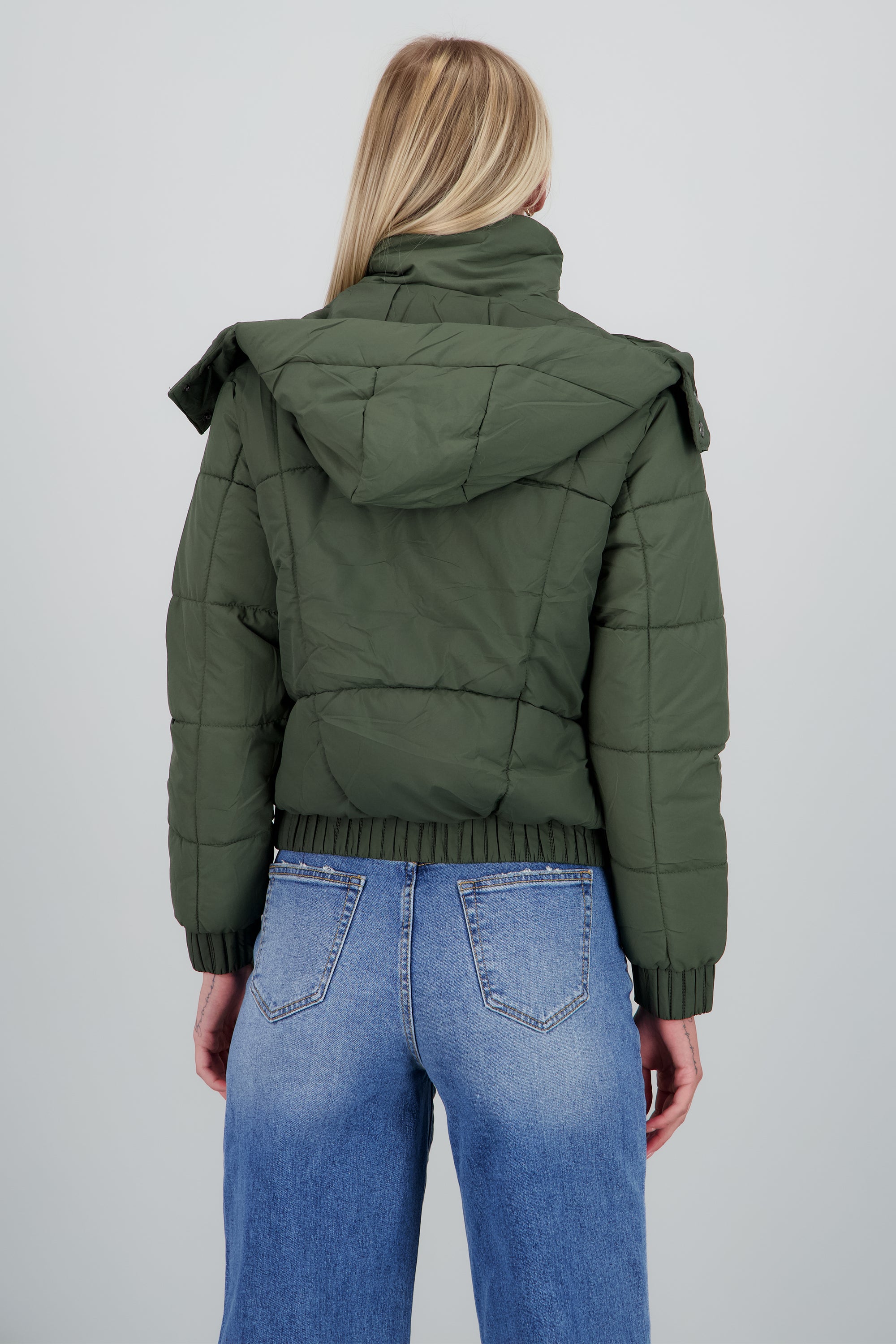 Chamarra puffer con bolsas OLIVO