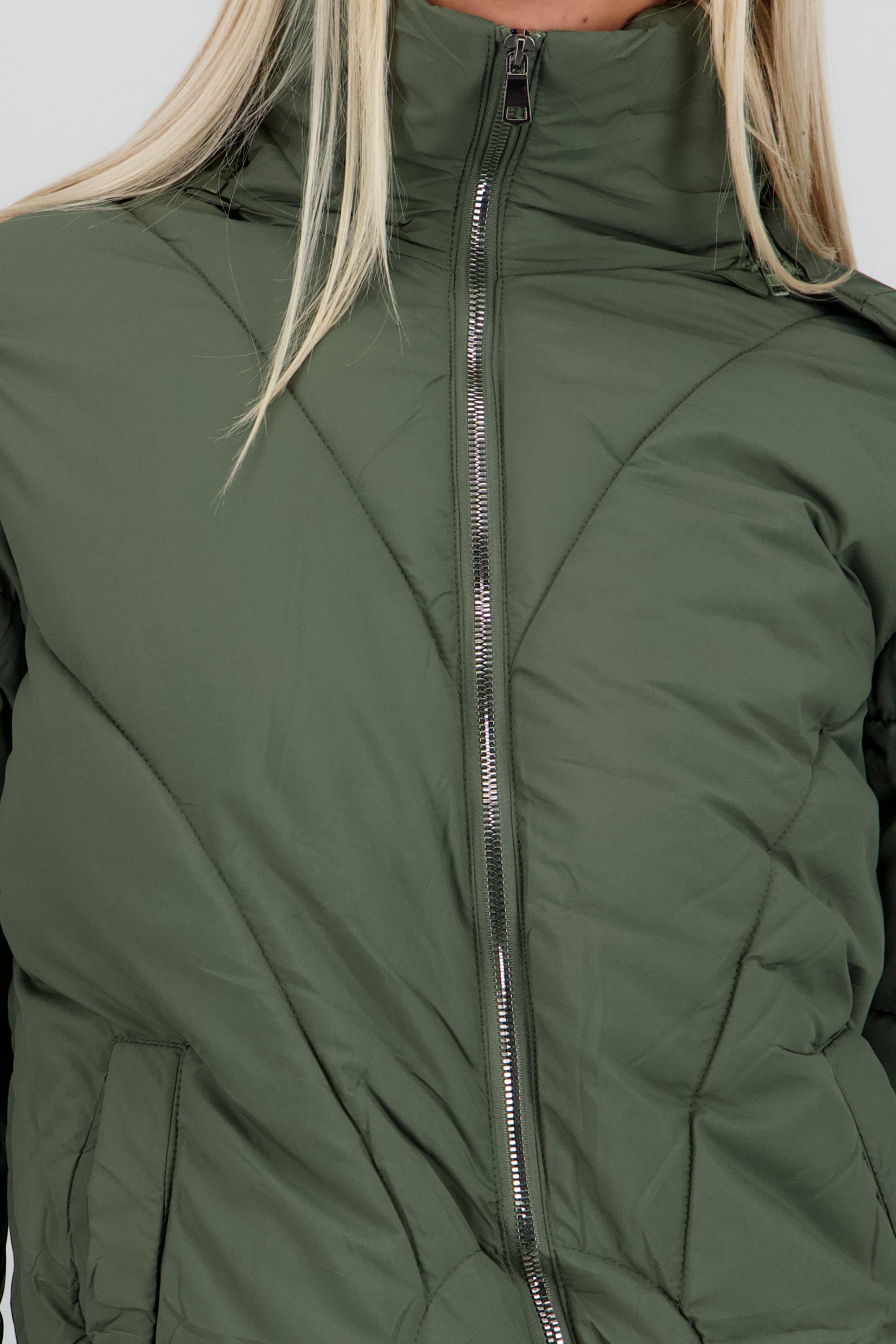 Chamarra puffer con bolsas OLIVO