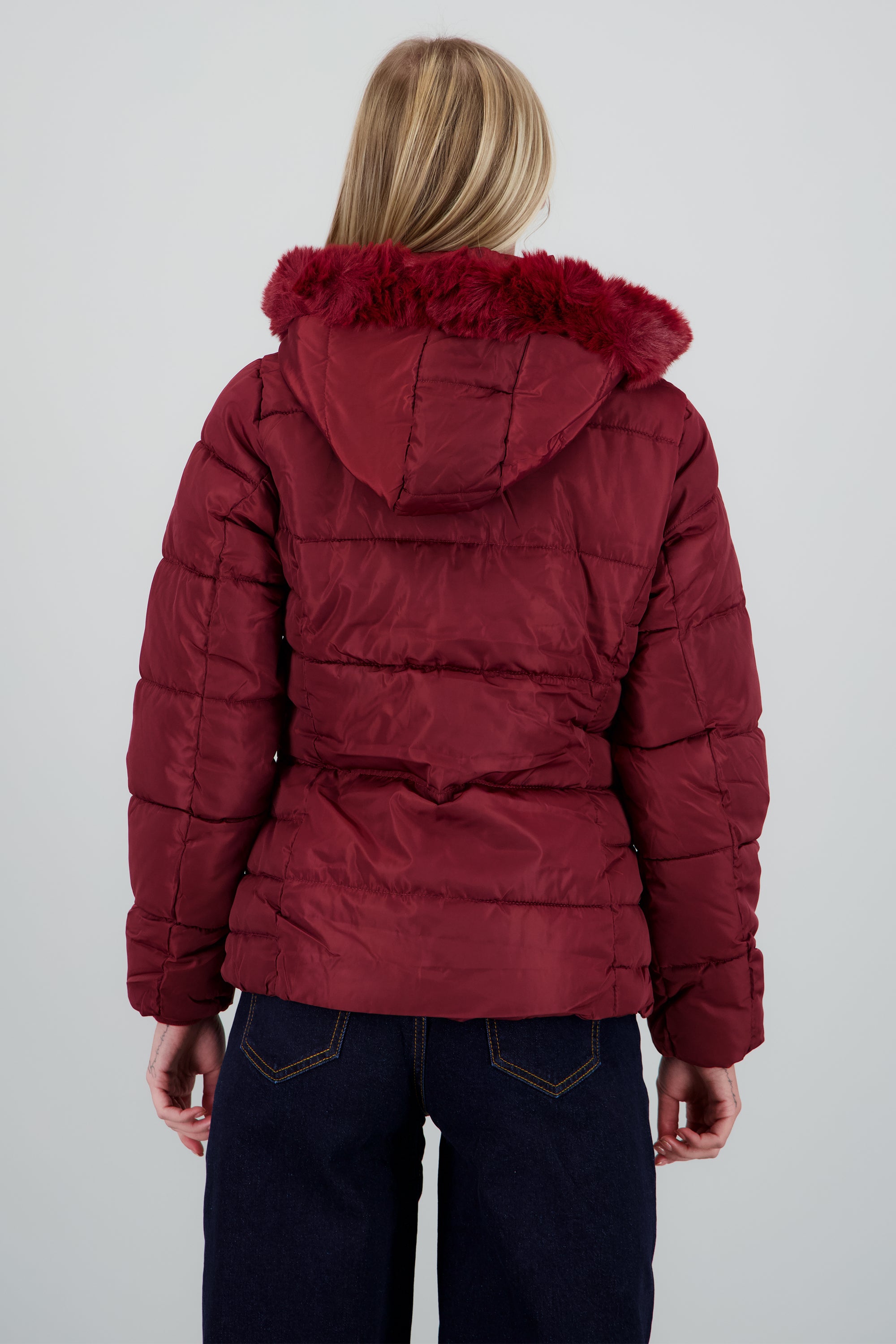 Chamarra puffer con gorro det peluche VINO