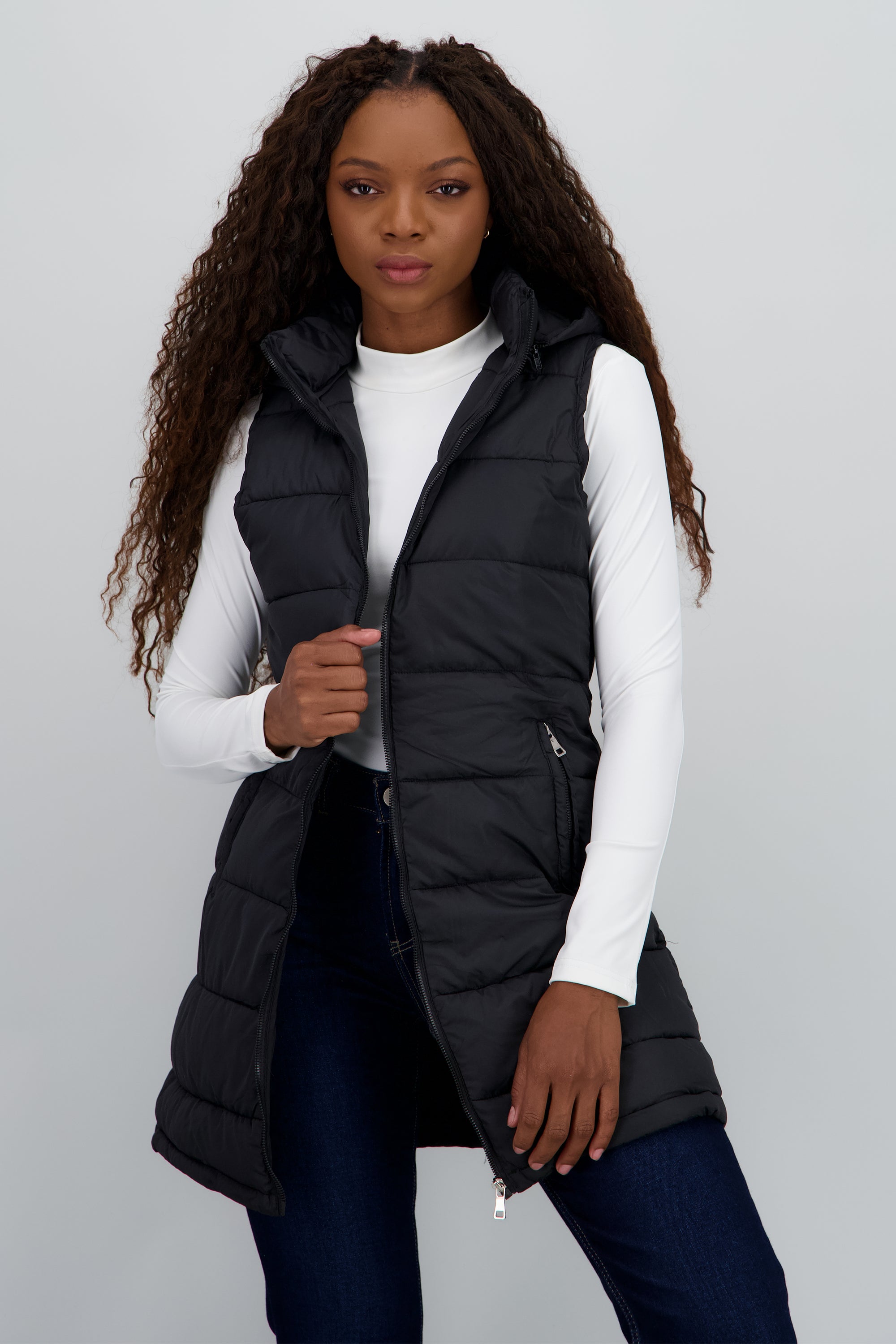 Chaleco capitonado con gorro NEGRO