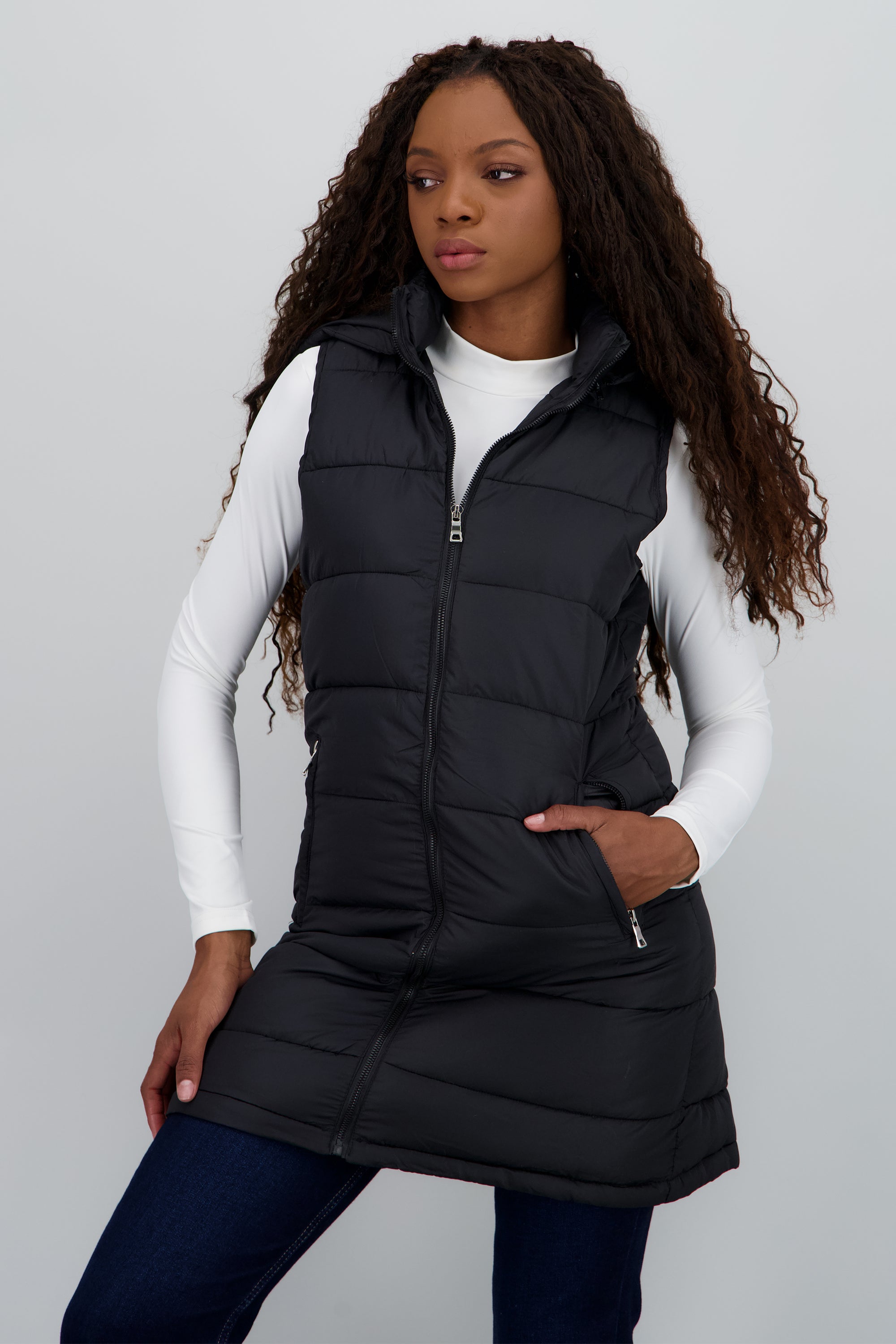 Chaleco capitonado con gorro NEGRO