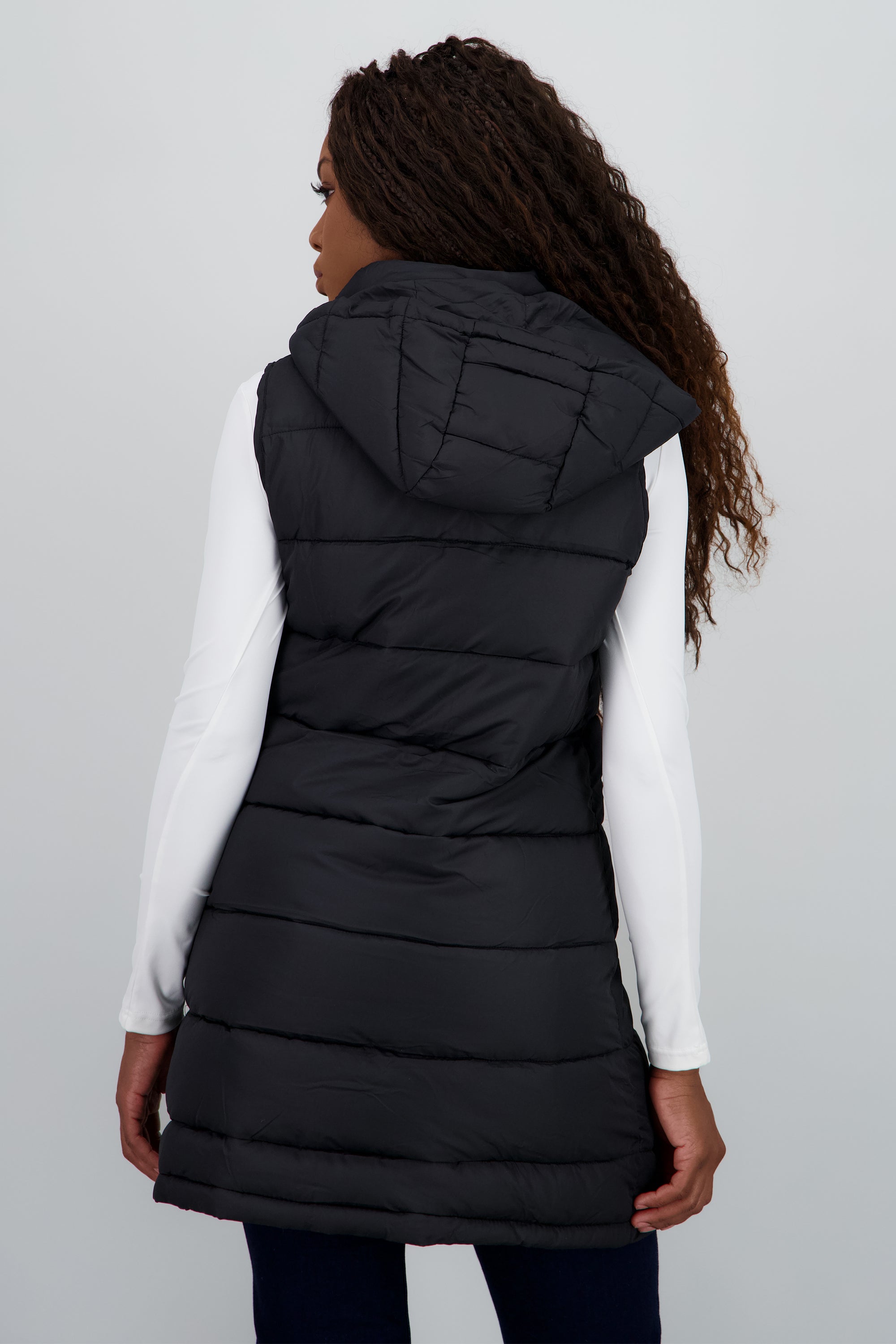 Chaleco capitonado con gorro NEGRO