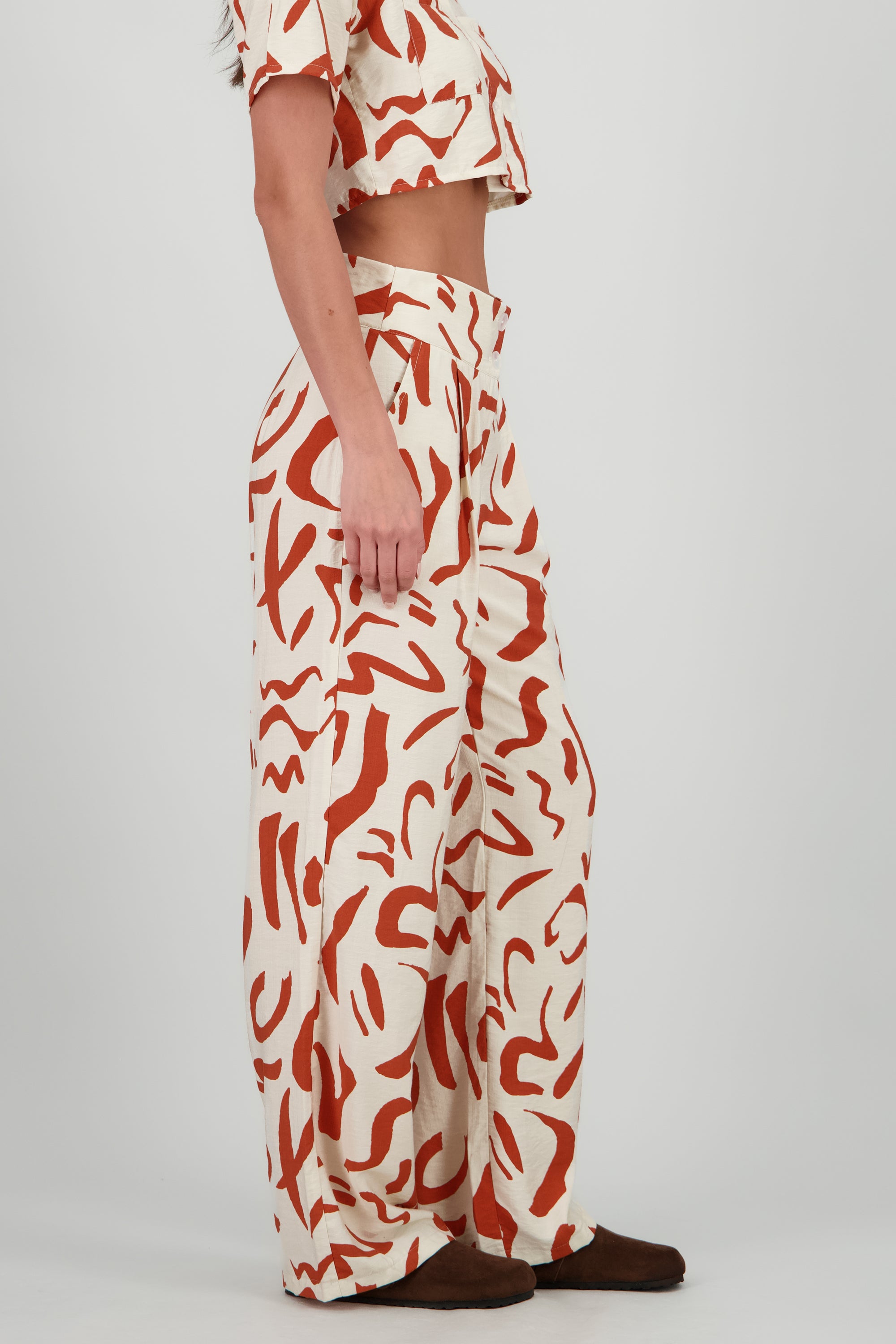 Pantalon pretina ancha estampado geometrico NARANJA COMBO