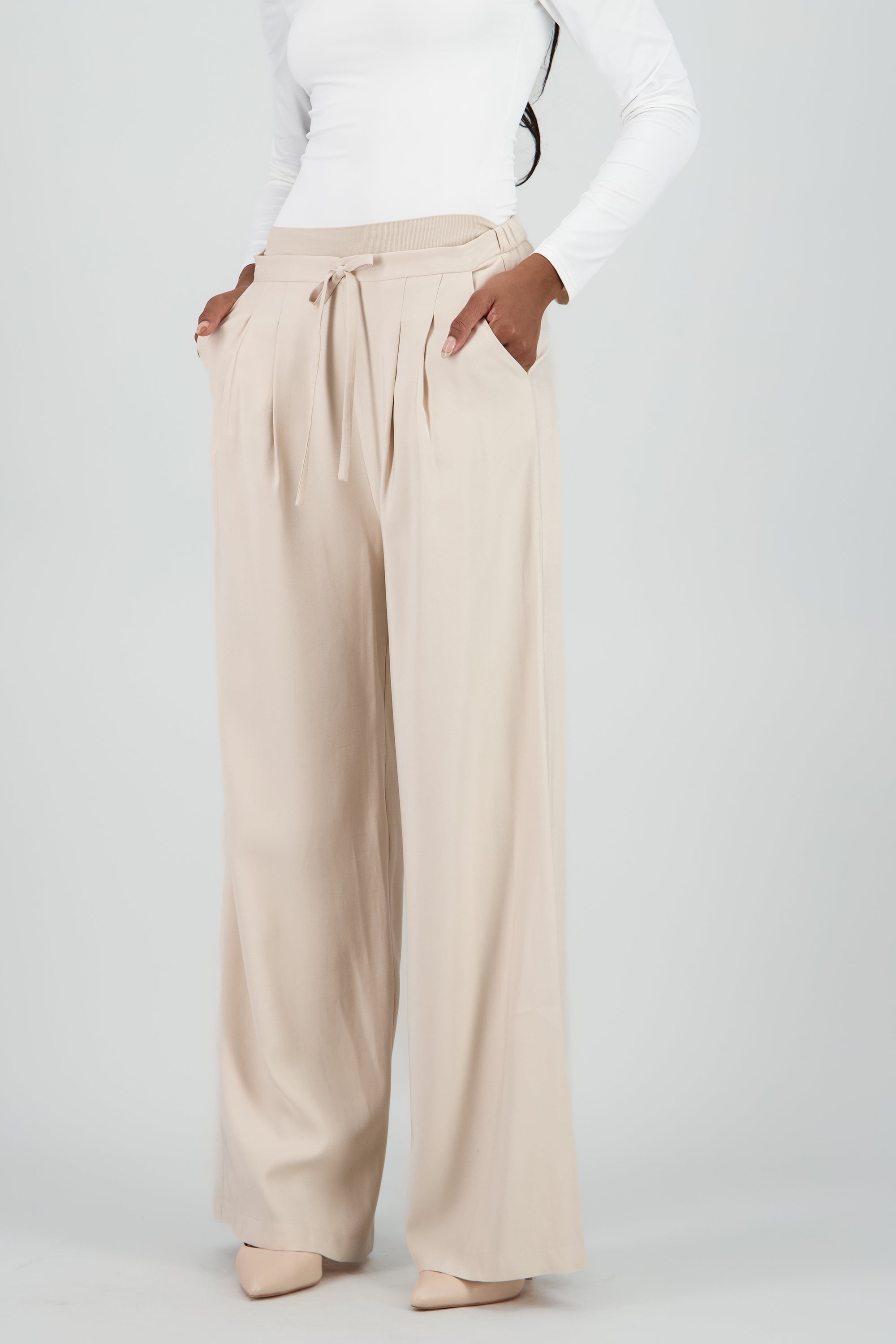 Pantalon liso pinzas BEIGE