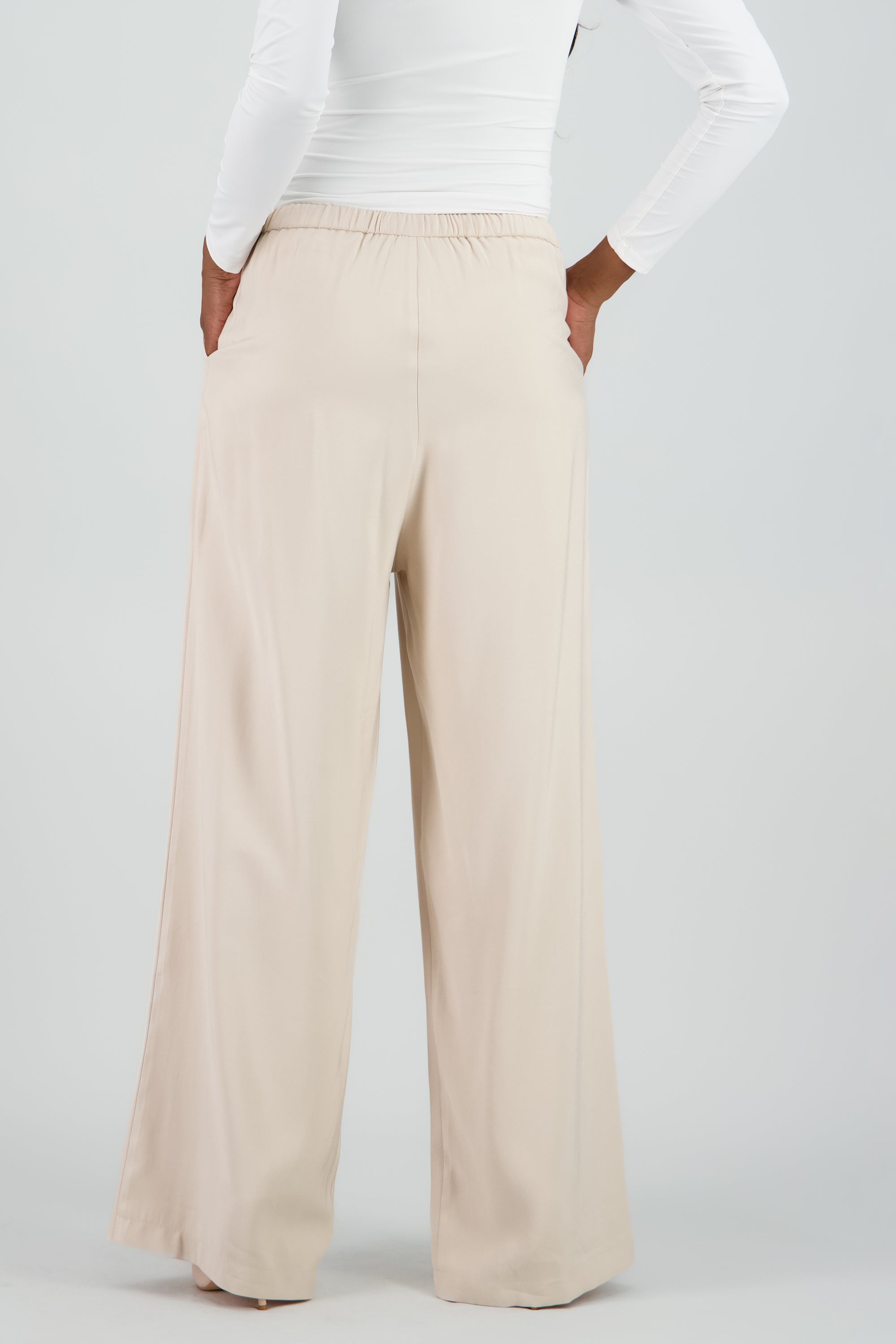 Pantalon liso pinzas BEIGE