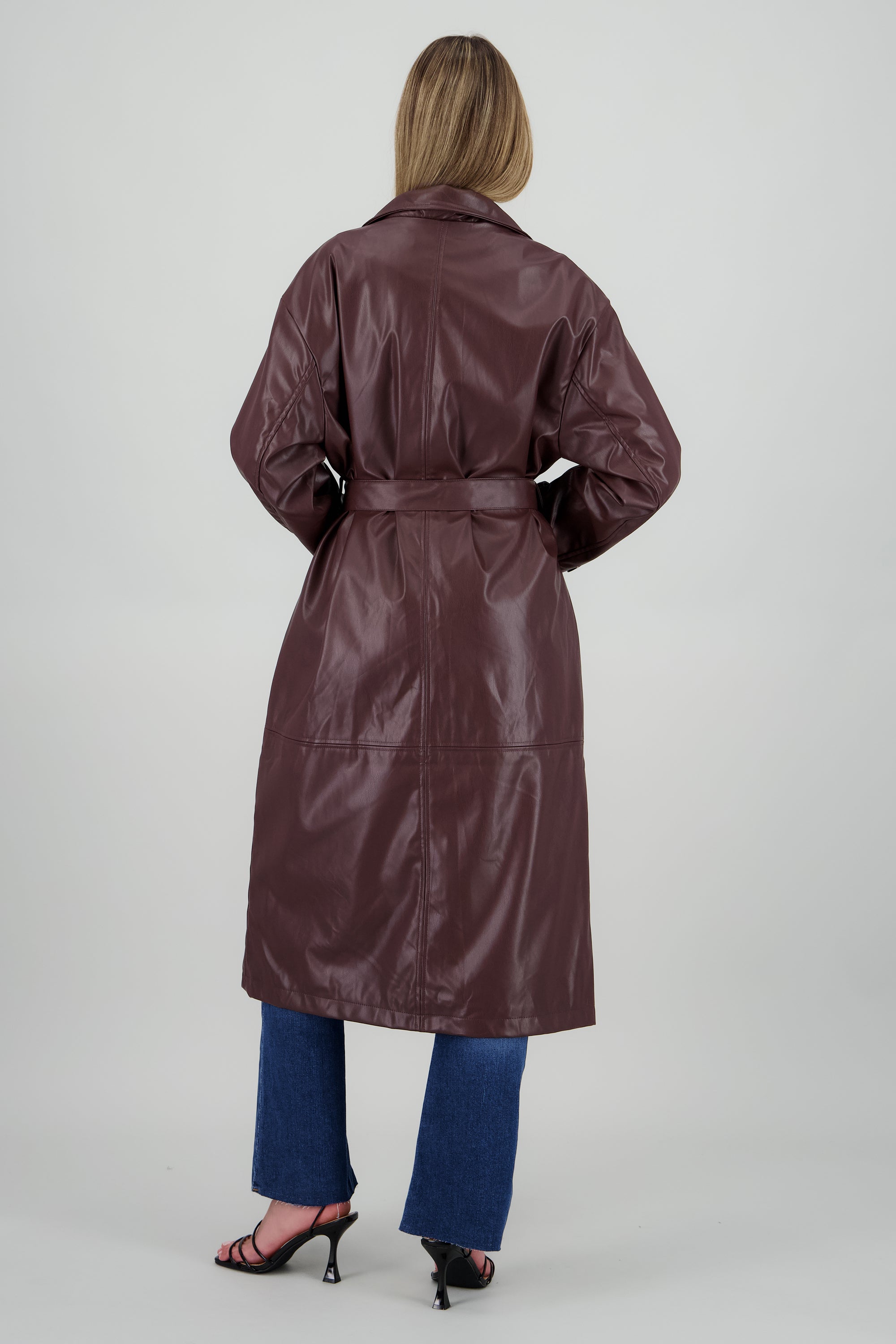 Gabardina efecto piel CHOCOLATE