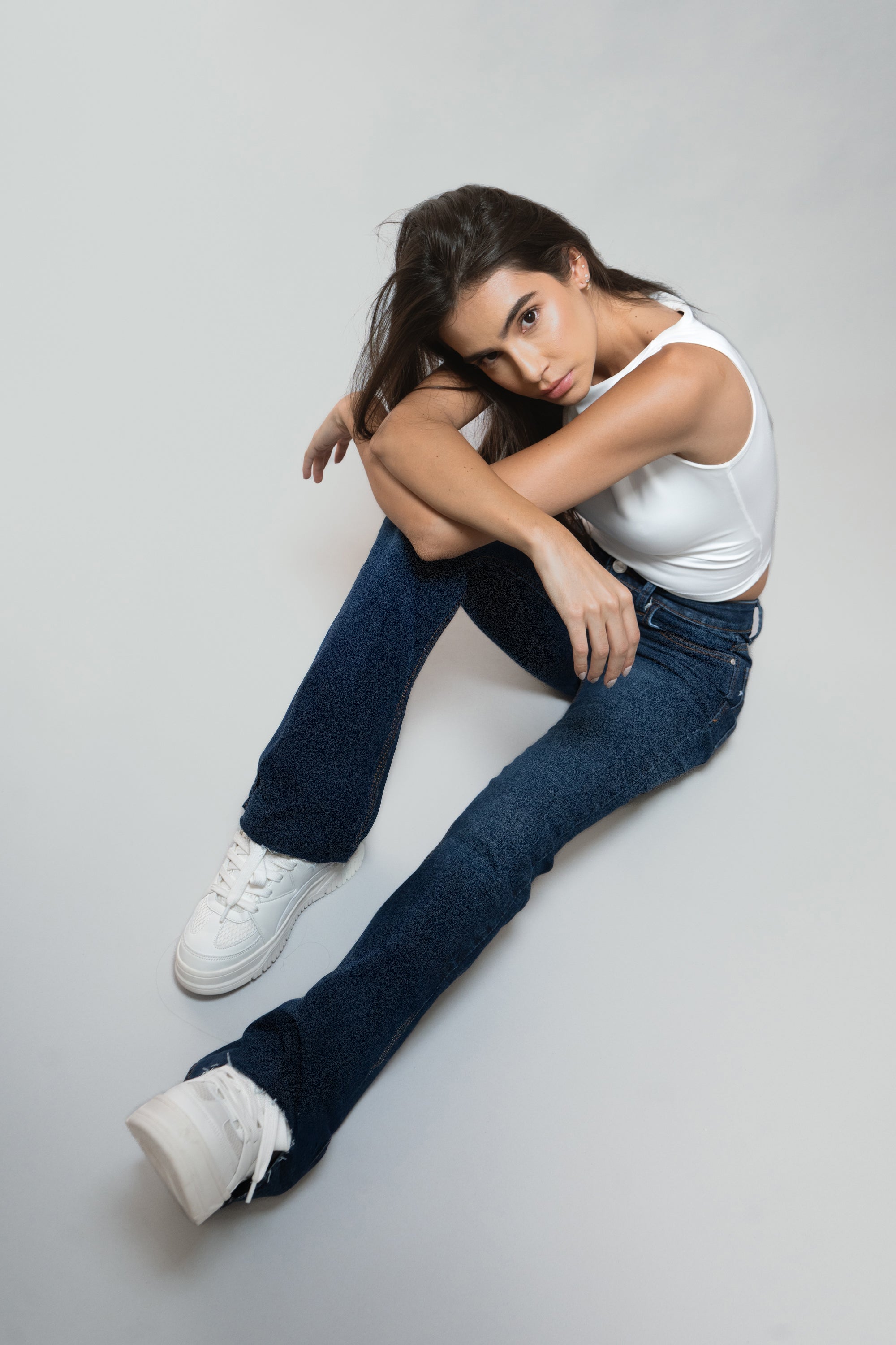 Jeans básicos flare al corte