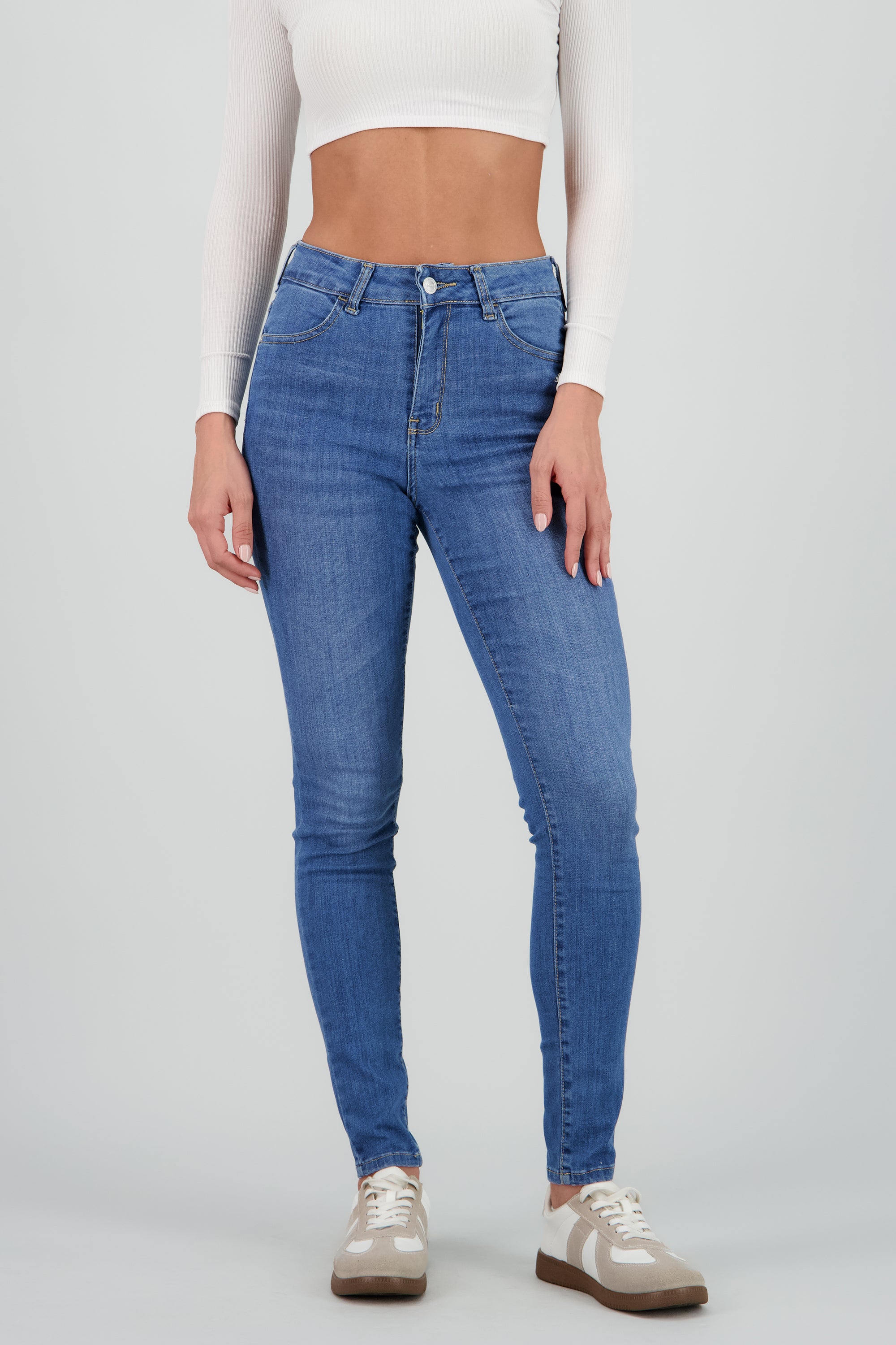 Jeans básicos skinny MEDIUM WASH