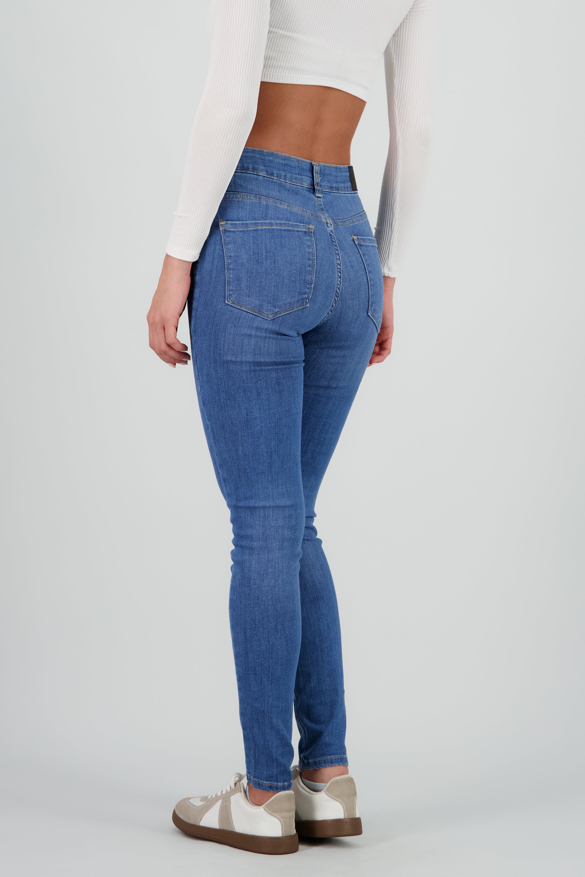Jeans básicos skinny MEDIUM WASH