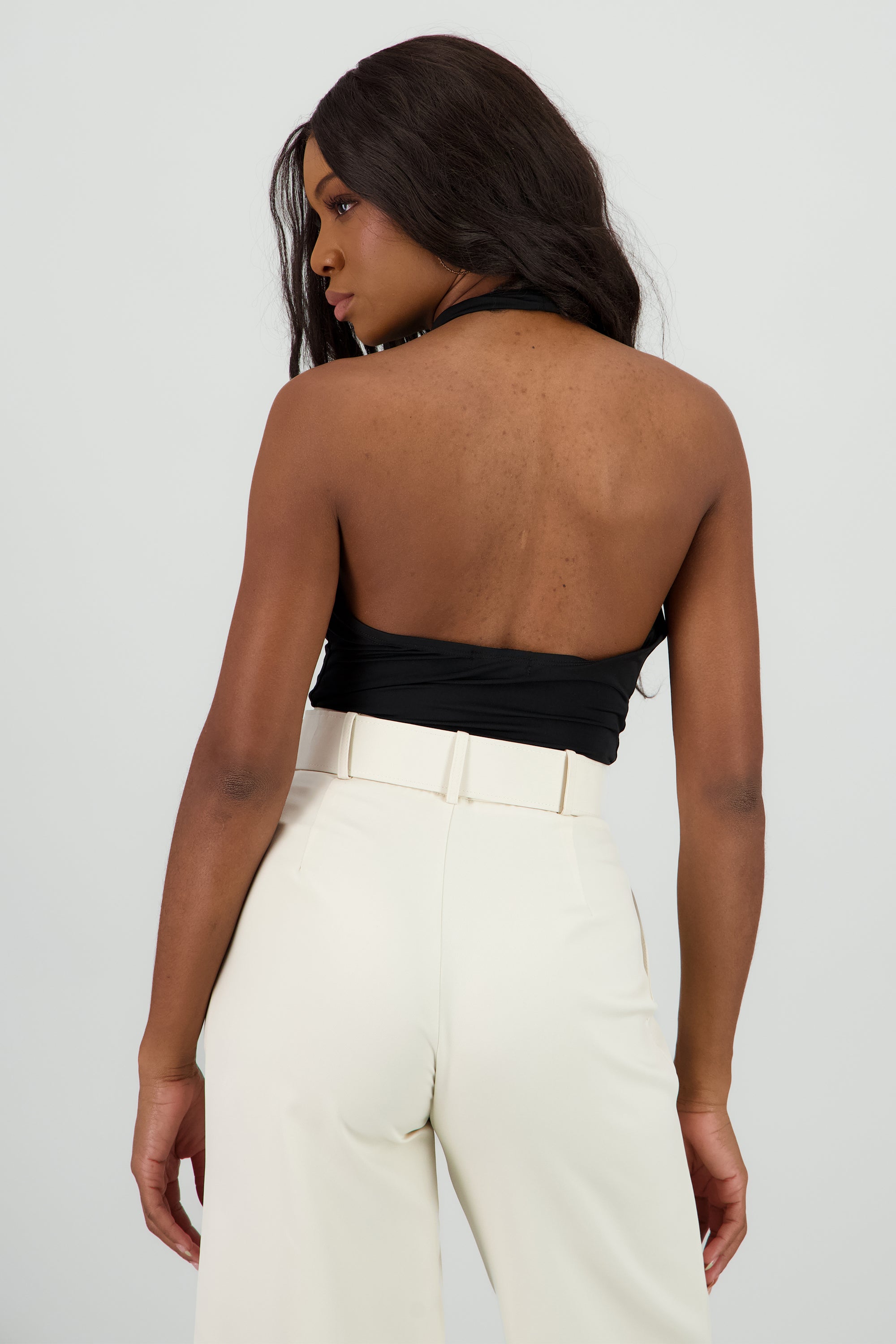Body escote cascada cuello halter NEGRO