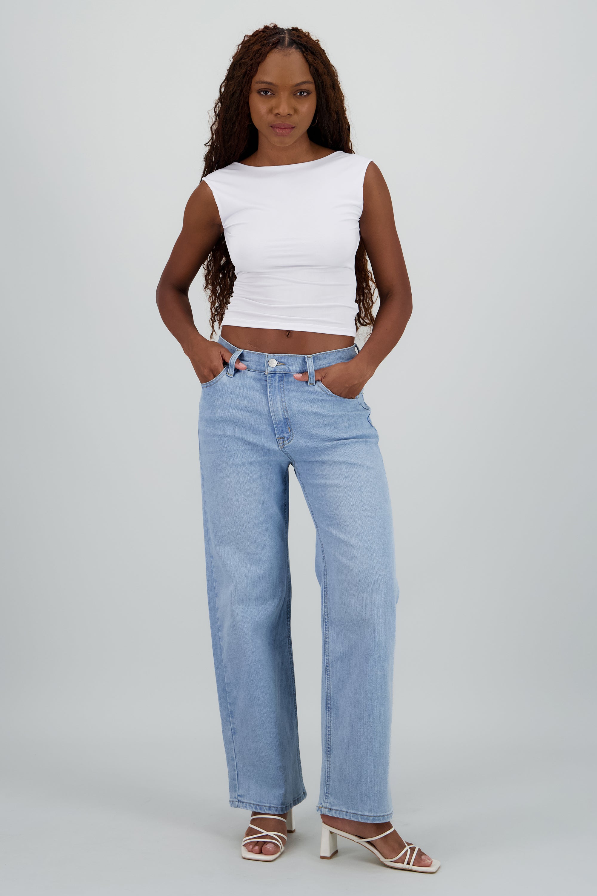 Jeans básicos wide leg LIGHT WASH