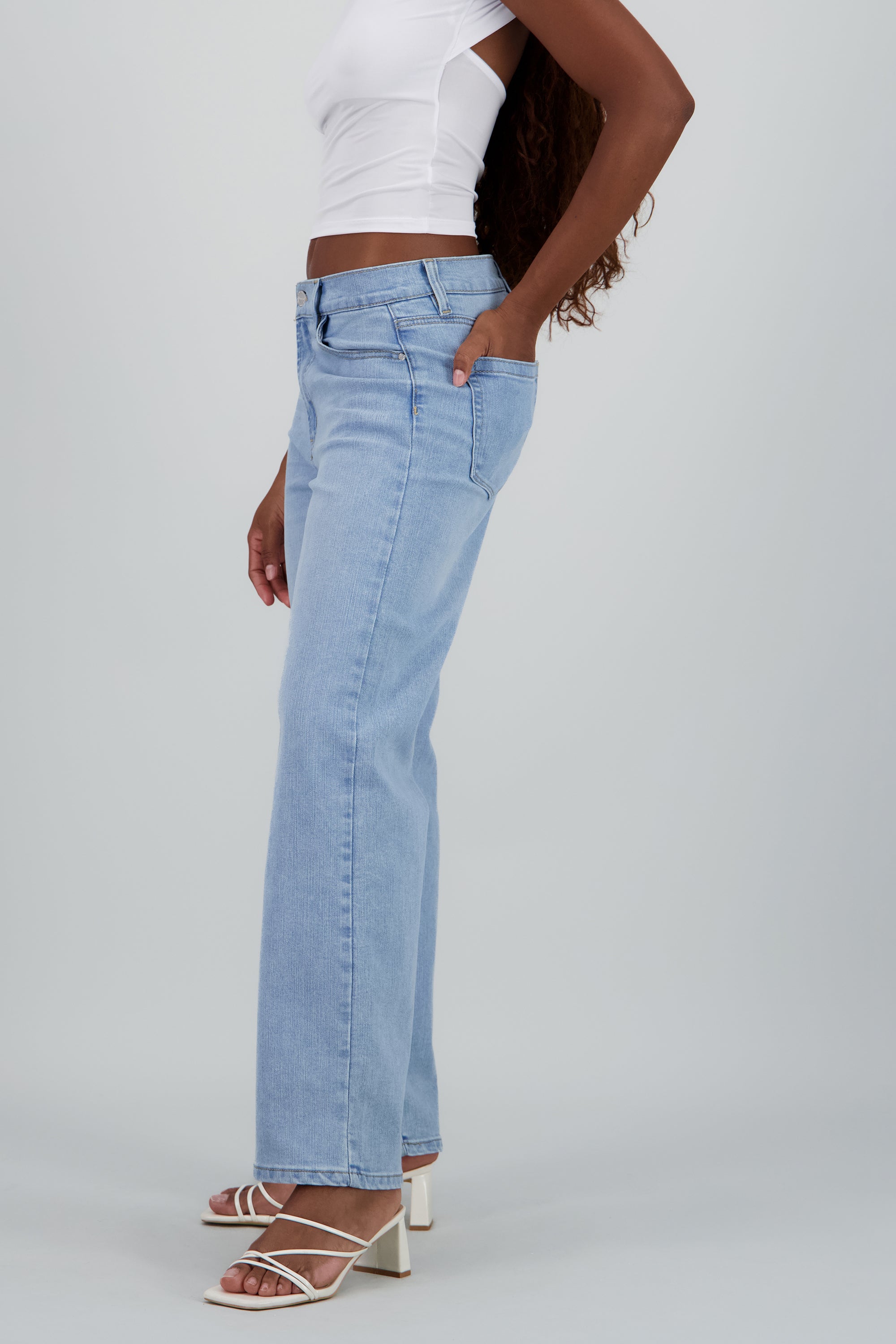 Jeans básicos wide leg LIGHT WASH