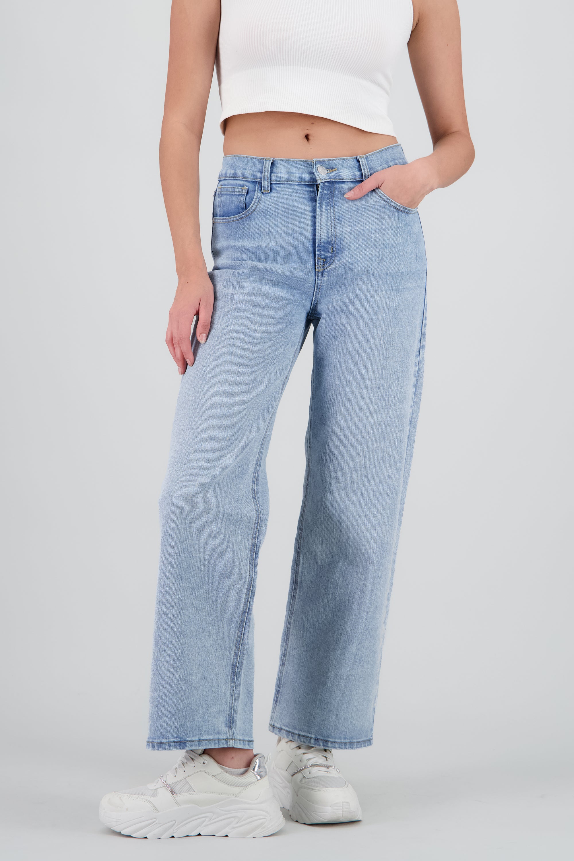 Jeans básicos wide leg BLEACHED