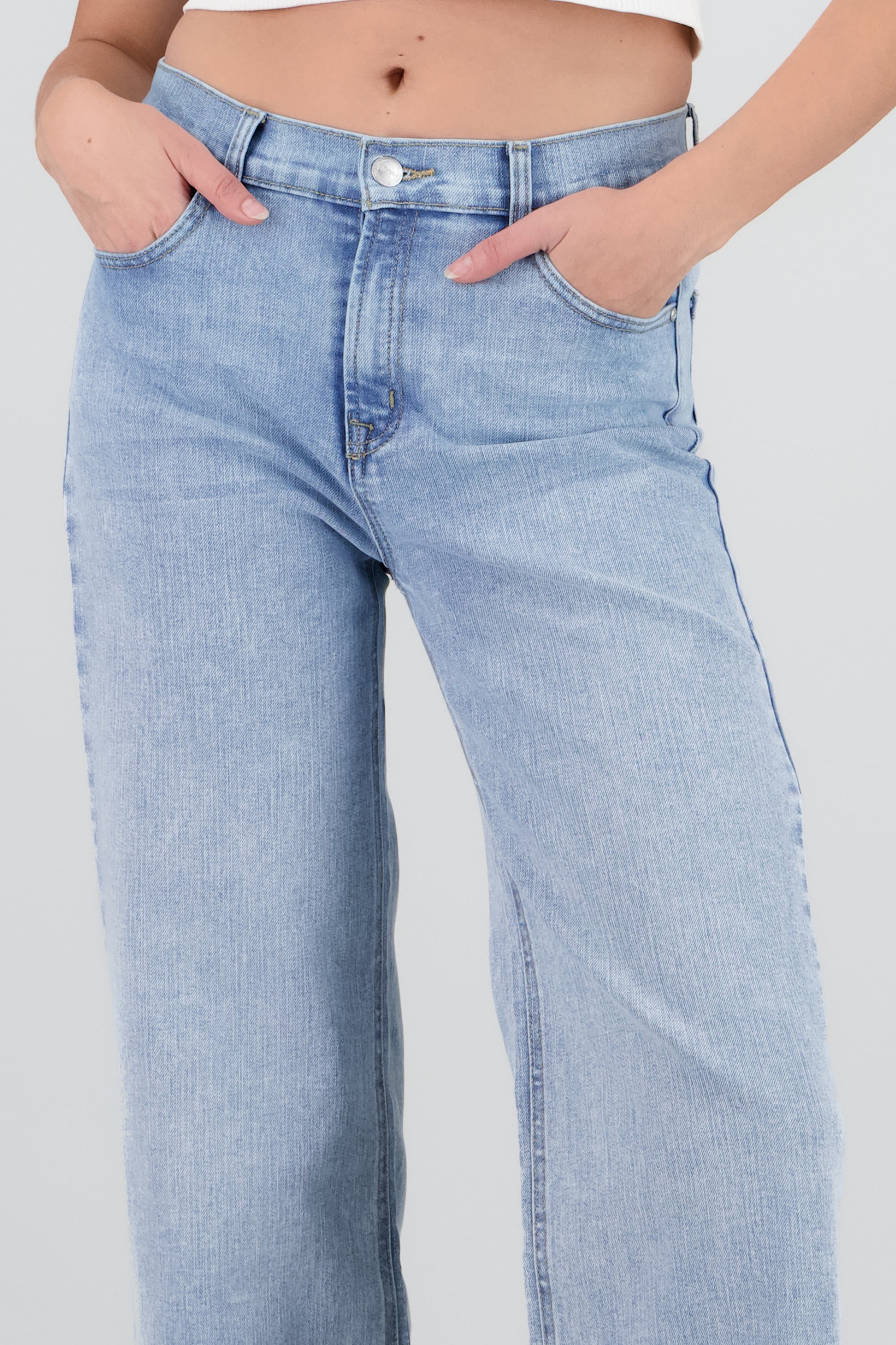 Jeans básicos wide leg BLEACHED