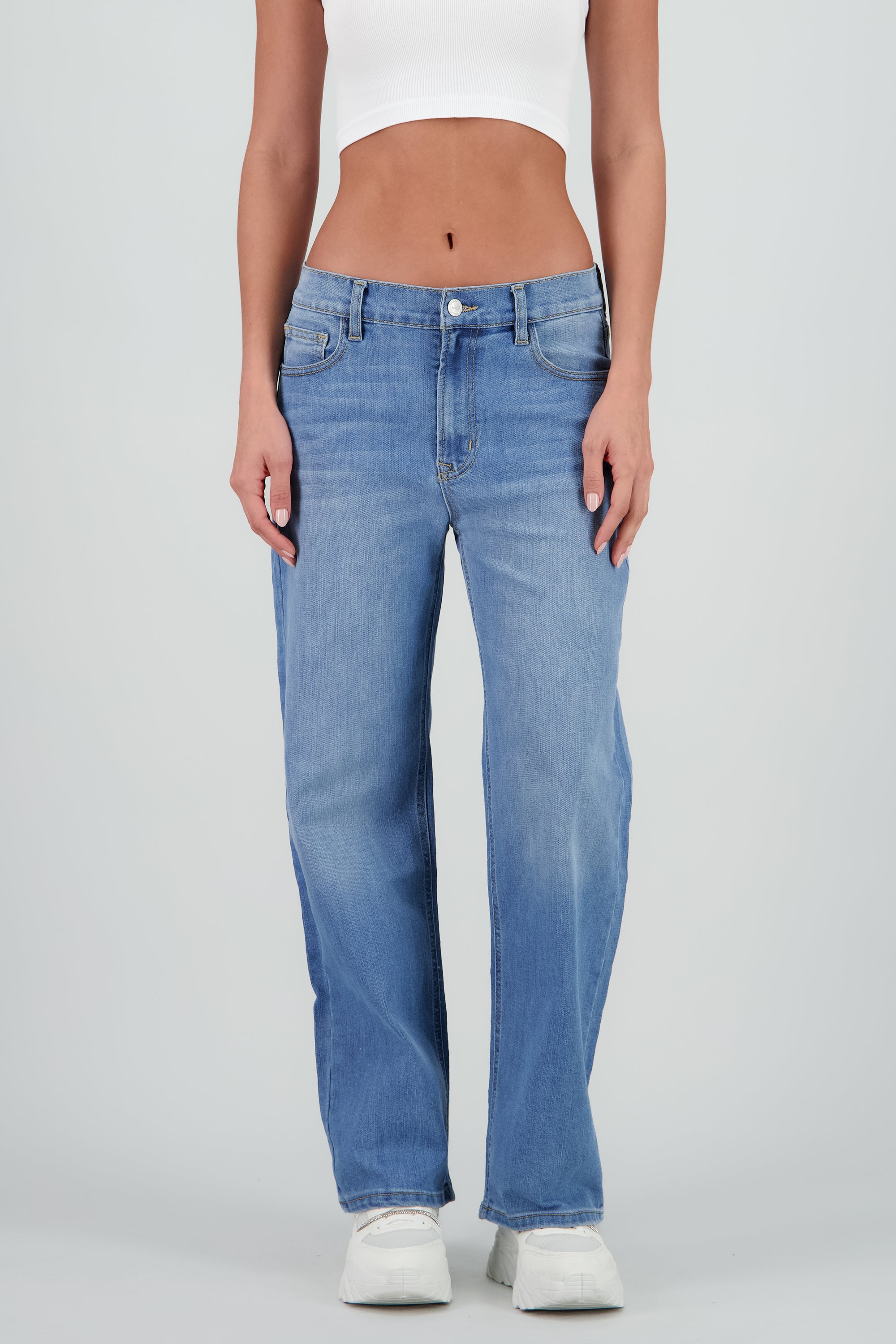 Jeans básicos wide leg MEDIUM WASH