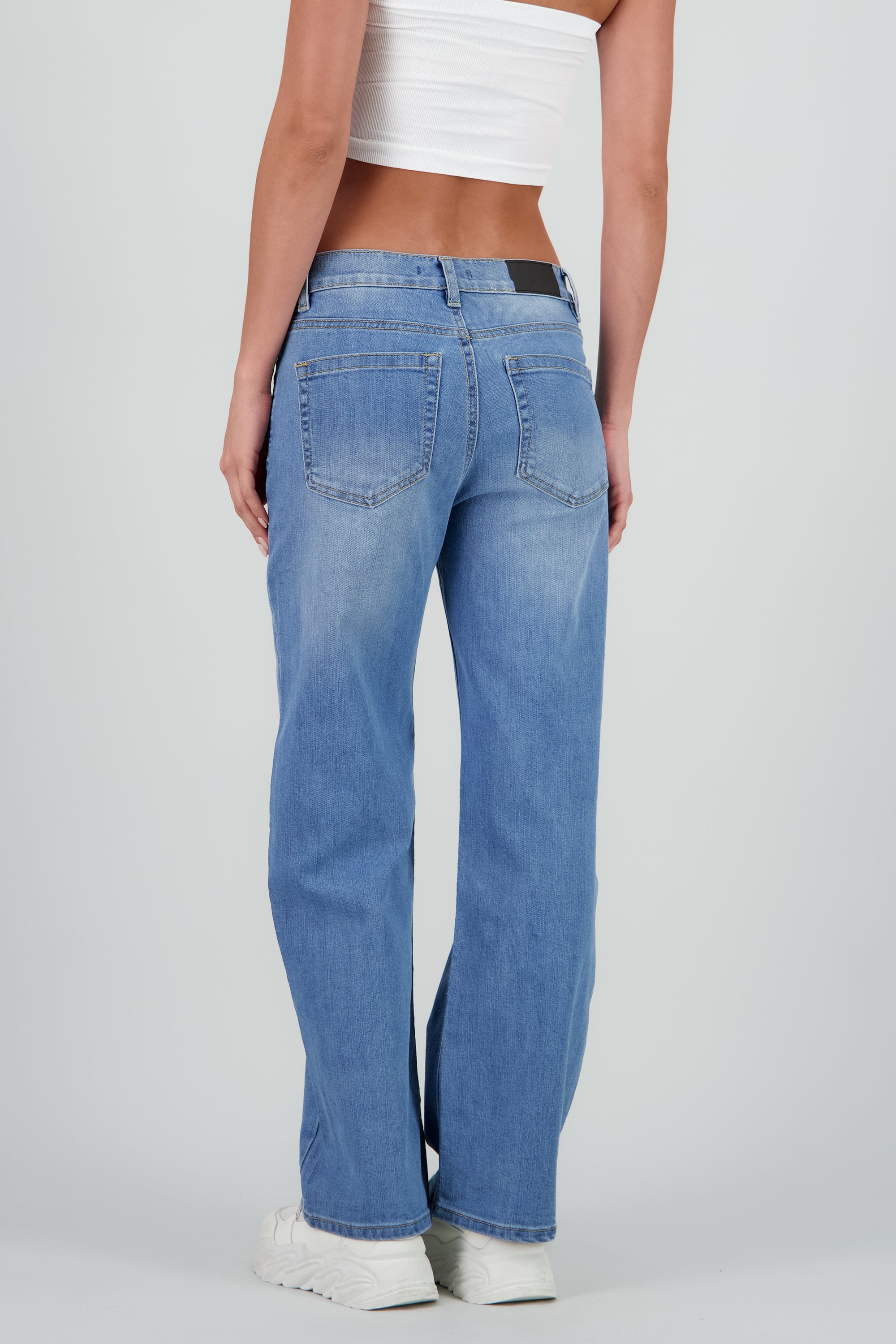 Jeans básicos wide leg MEDIUM WASH