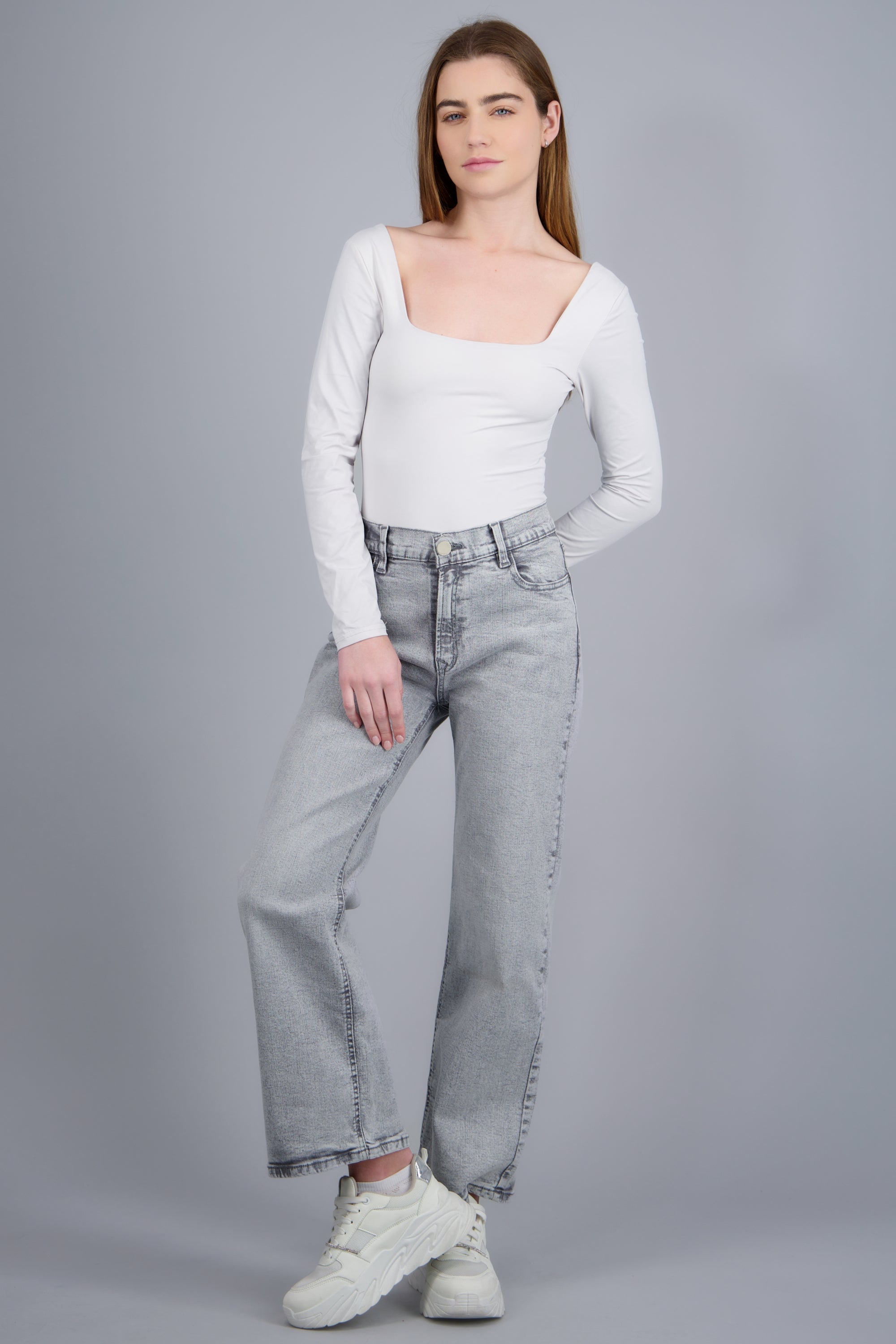 GRAY