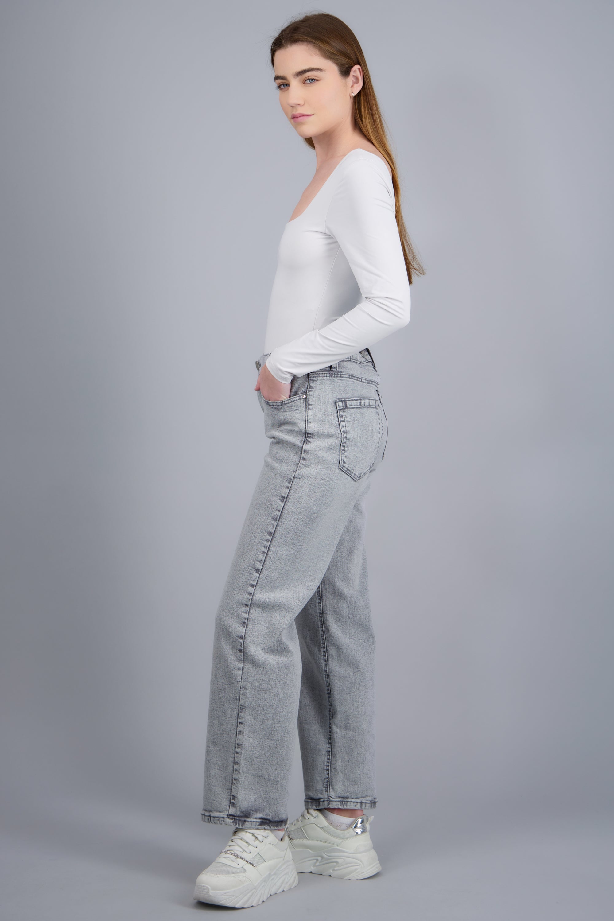 GRAY