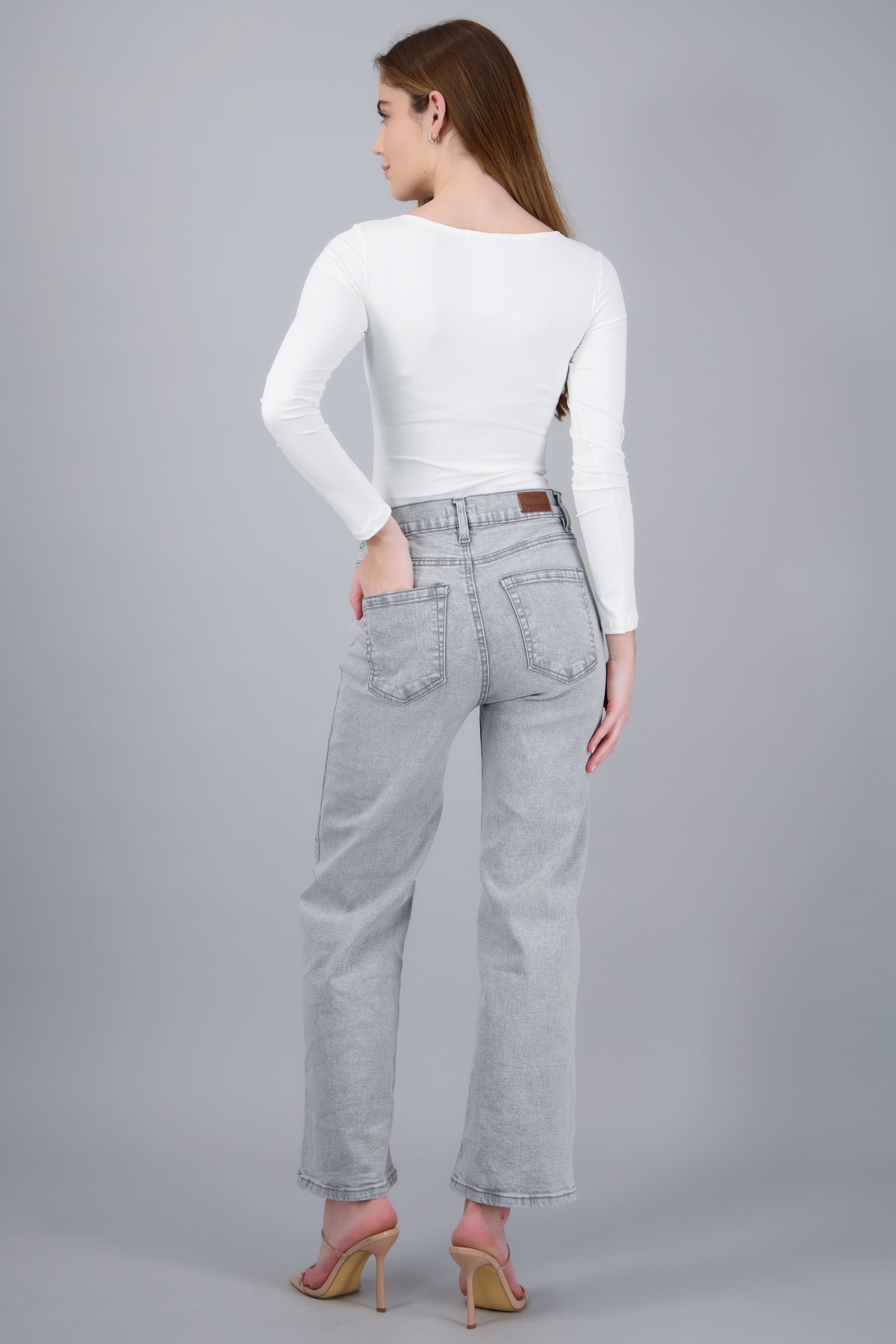 Jeans básicos wide leg GRIS CLARO