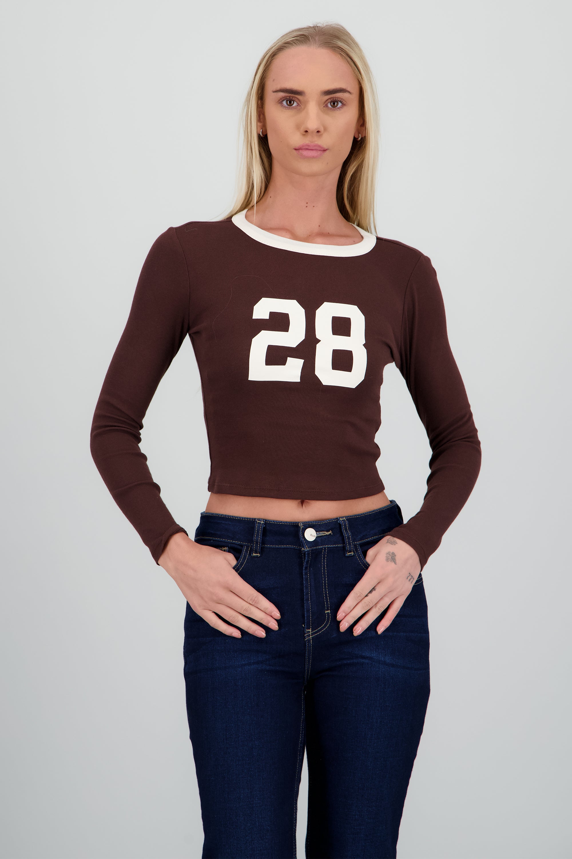 Playera estampado numero CAFE