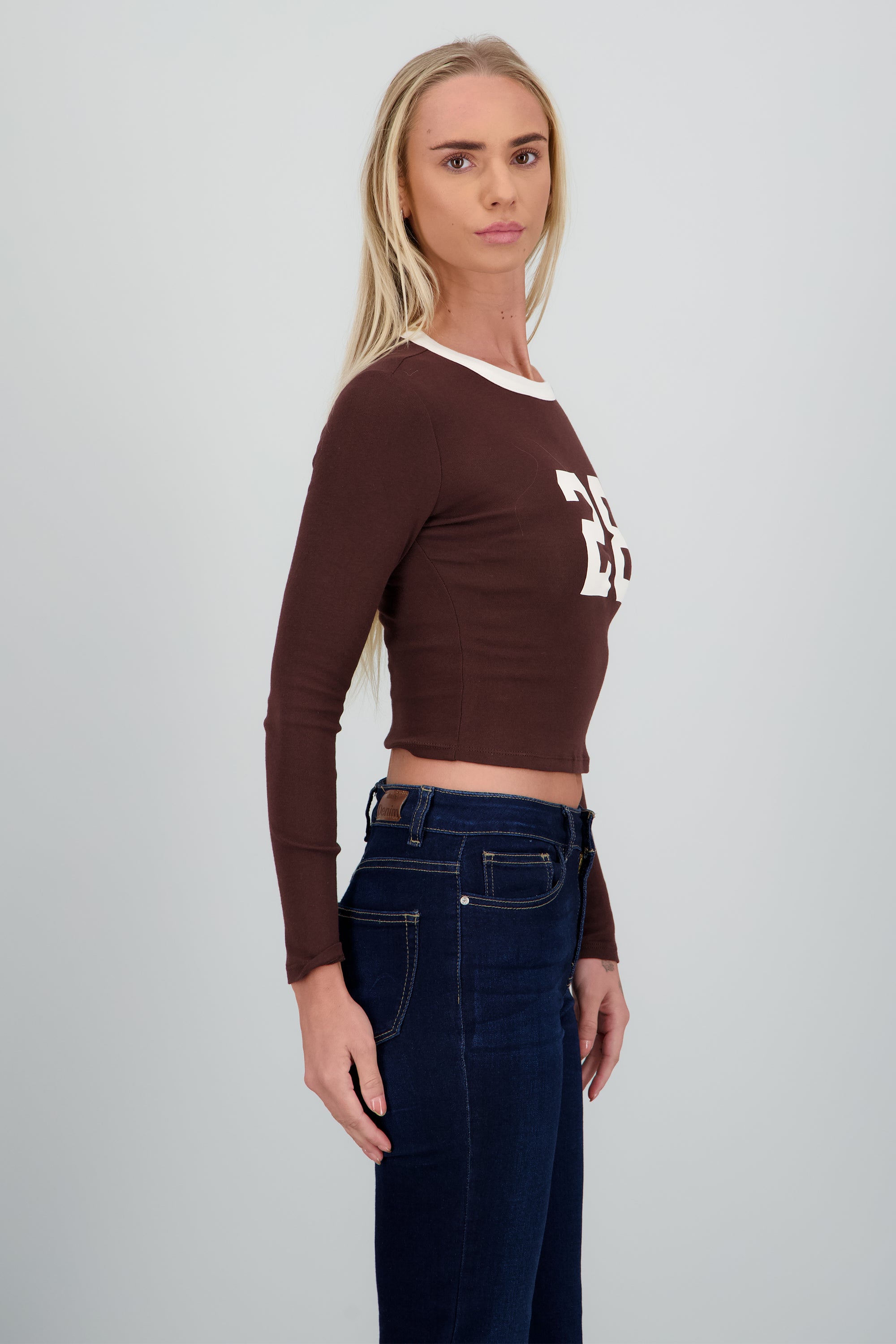 Playera estampado numero CAFE