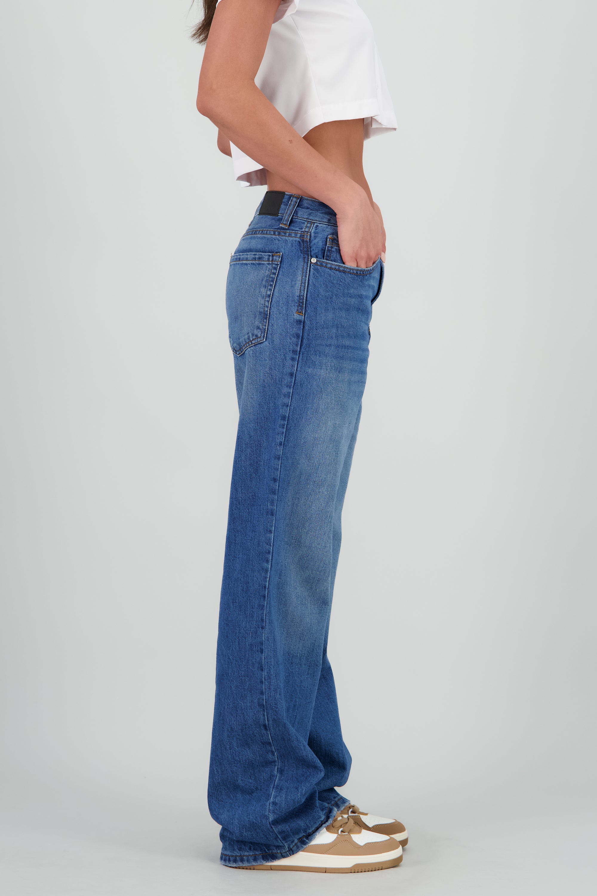 Jeans básicos straight wide DARK WASH