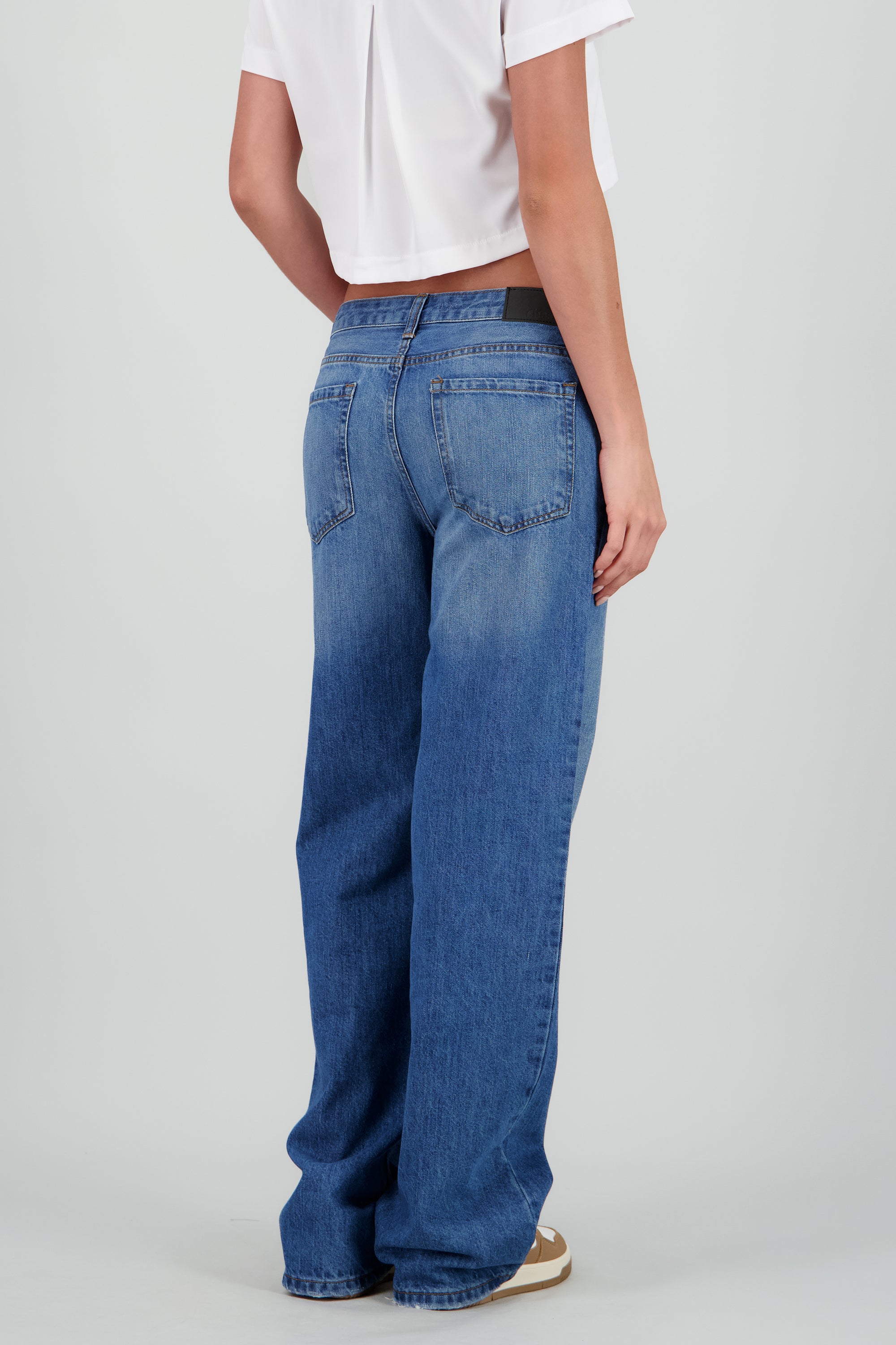 Jeans básicos straight wide DARK WASH