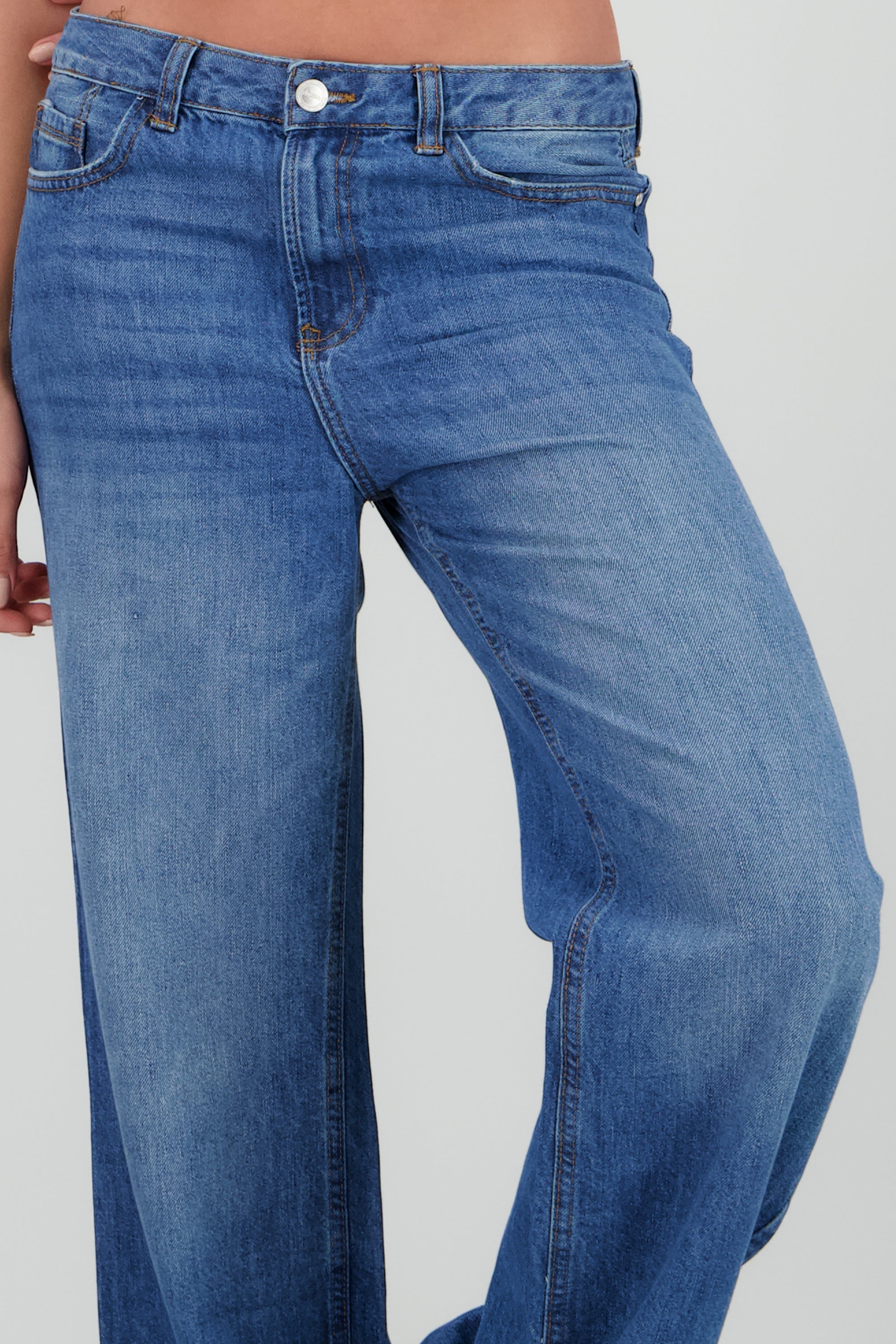 Jeans básicos straight wide DARK WASH