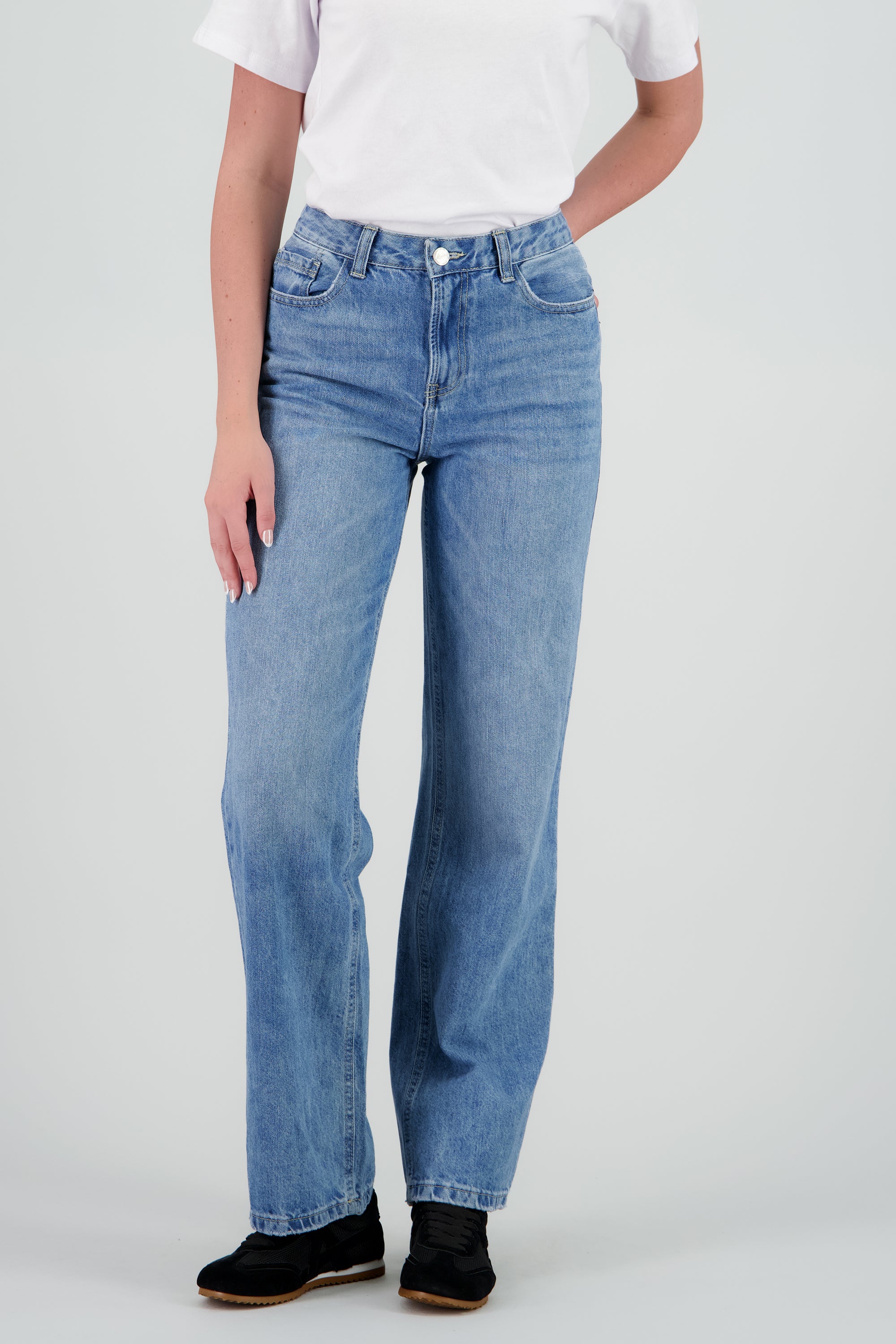 Jeans básicos straight wide MEDIUM WASH