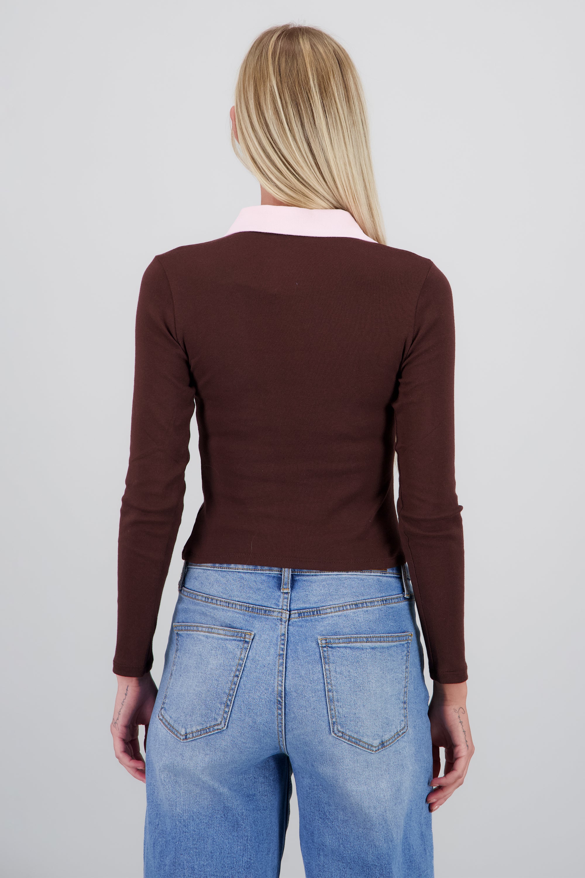 Top cuello polo bordado moño CAFE COMBO