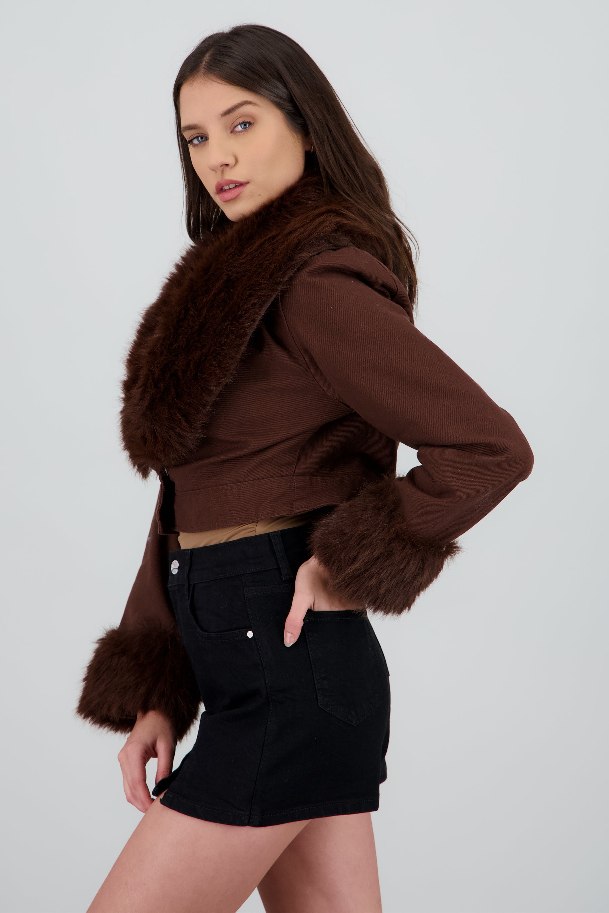 Chamarra denim con detalle pelo CAFE OBSCURO