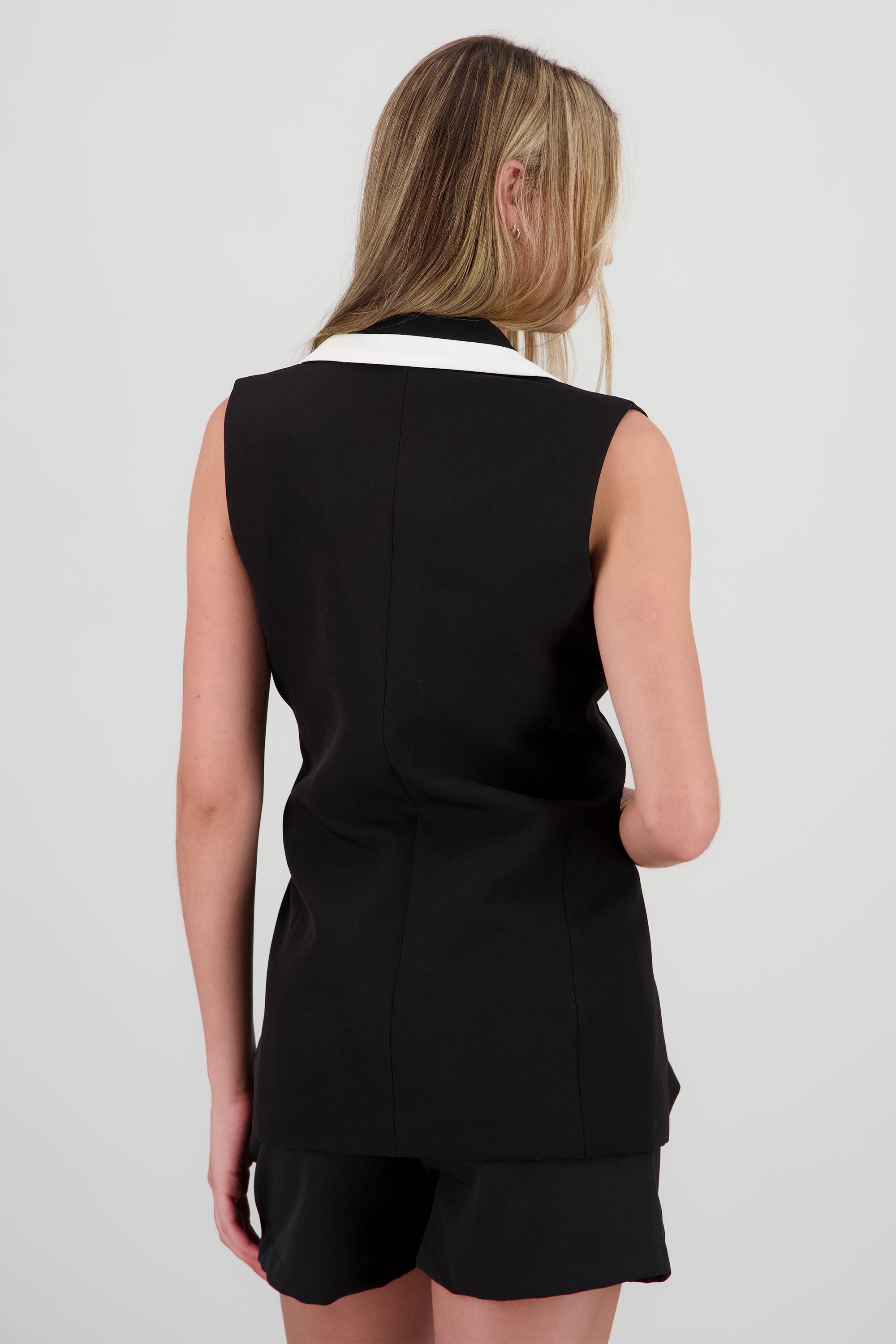 Chaleco oversized detalles en contraste NEGRO COMBO