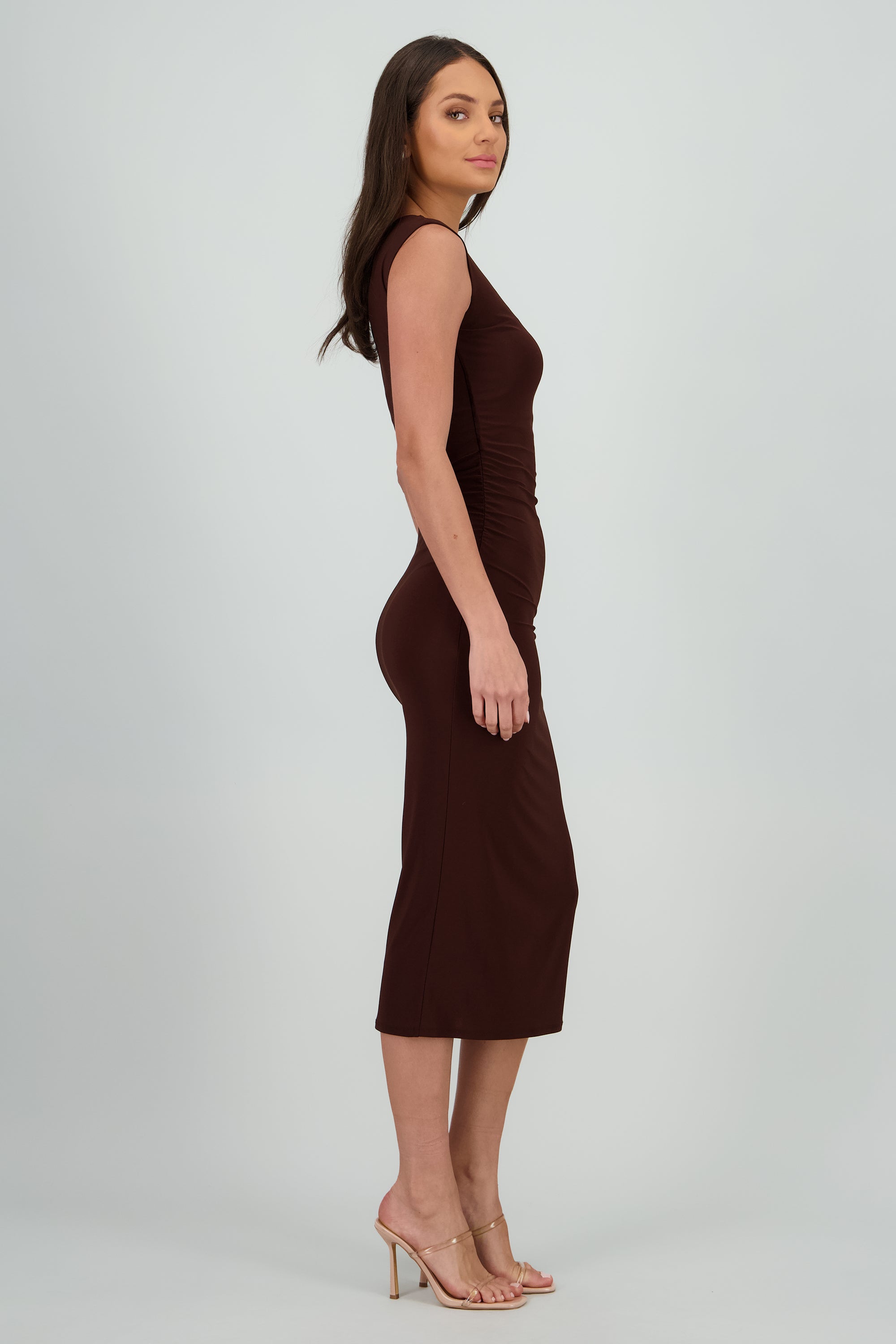 Vestido drapeado sin mangas CHOCOLATE