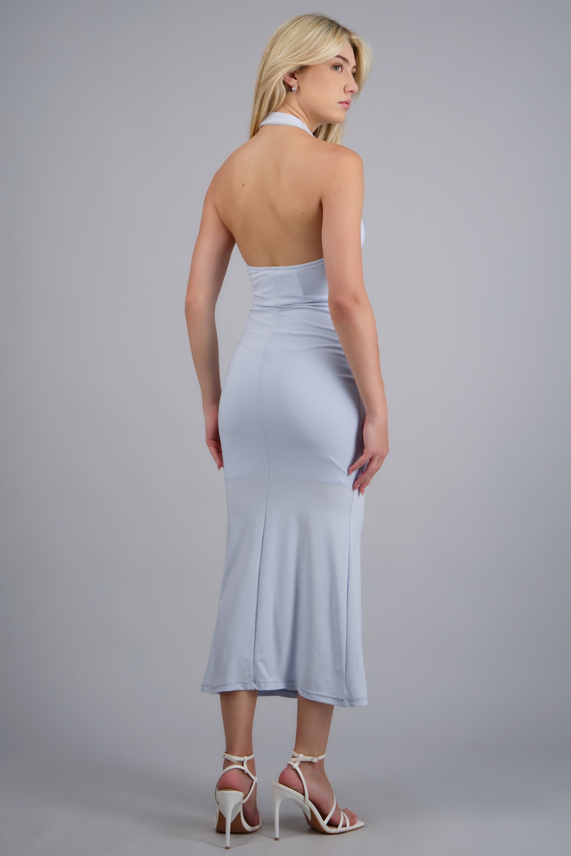 Vestido maxi halter escote columpio AZUL PASTEL