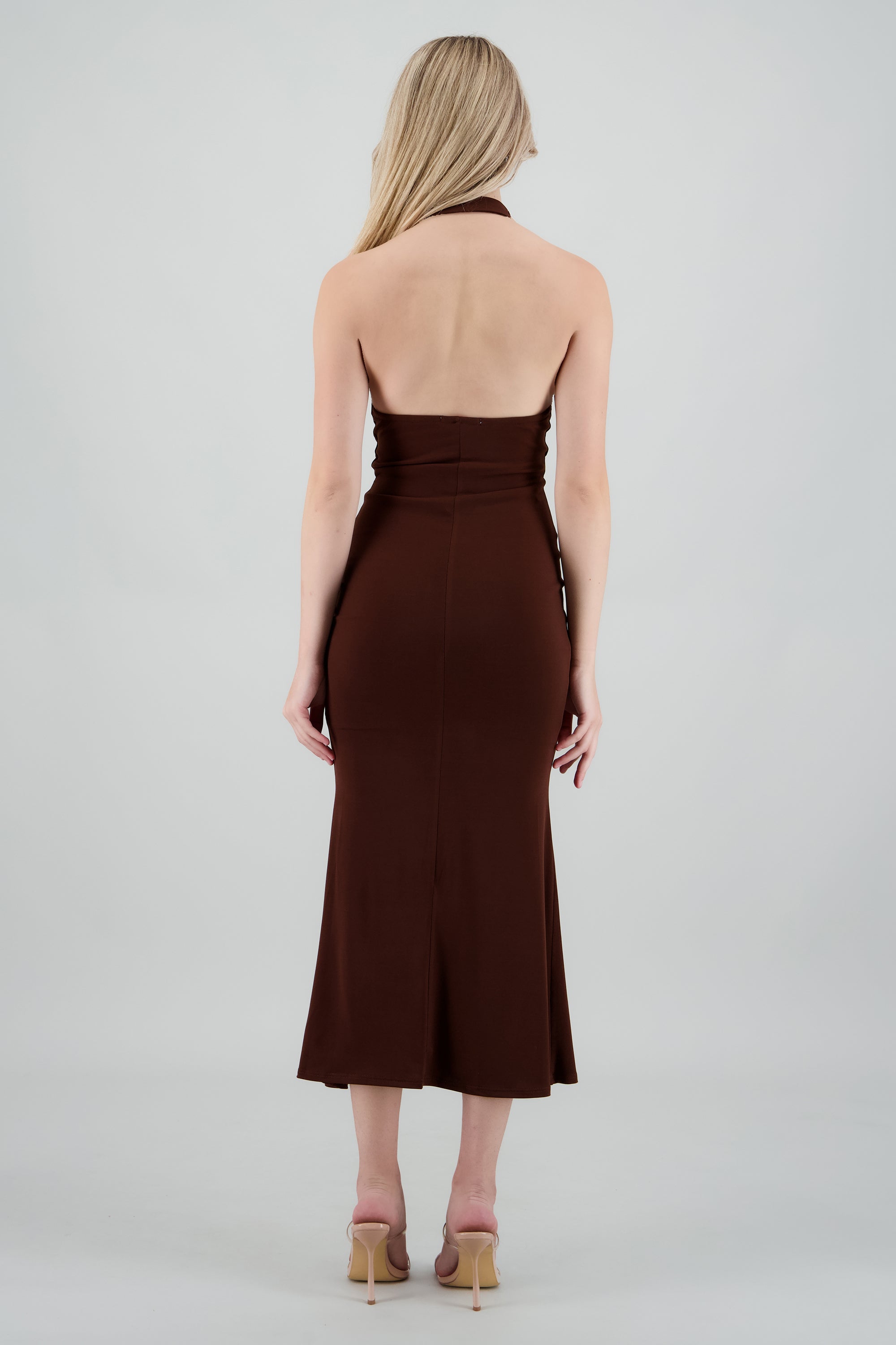 Vestido maxi halter escote columpio CHOCOLATE