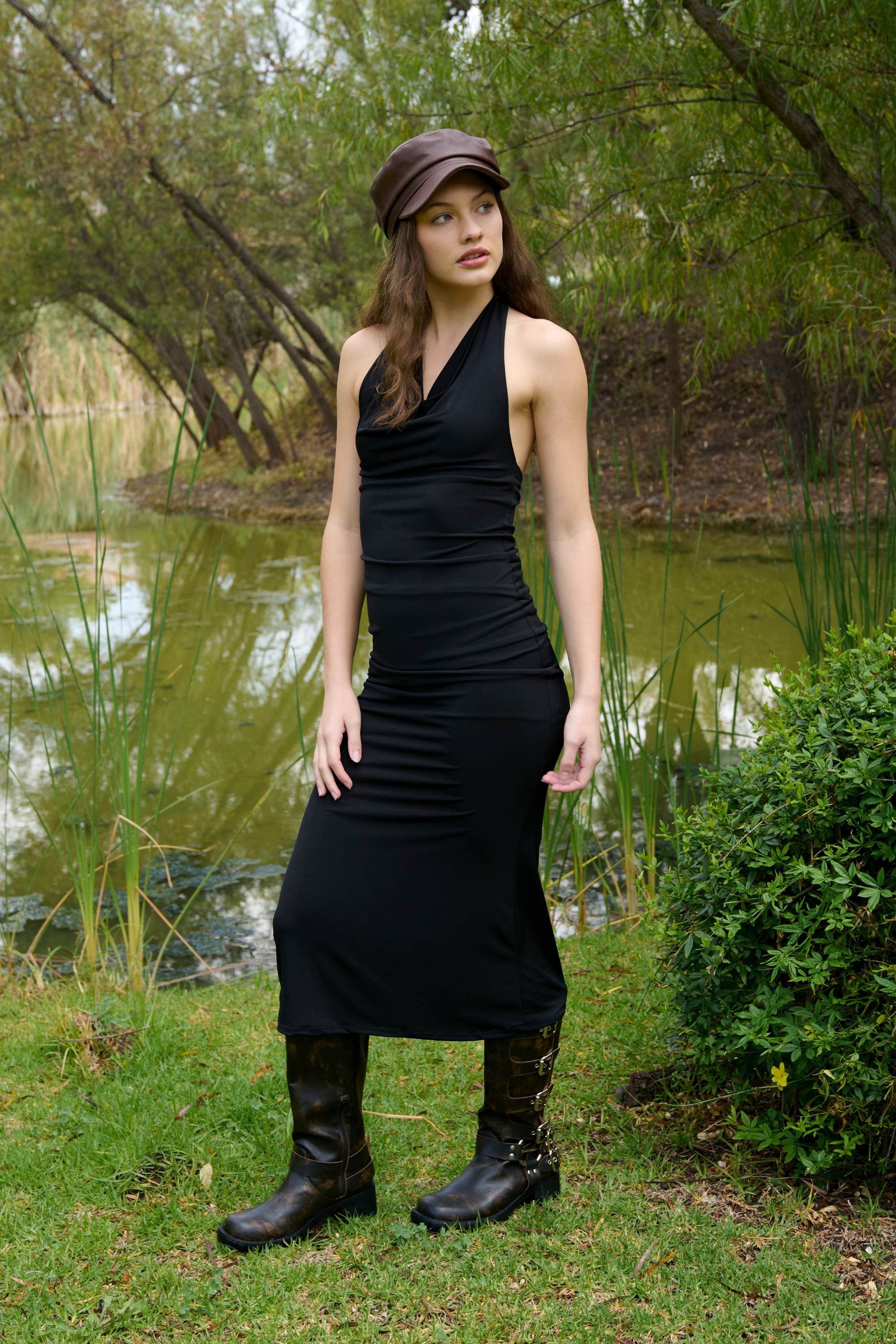 Vestido maxi halter escote columpio NEGRO