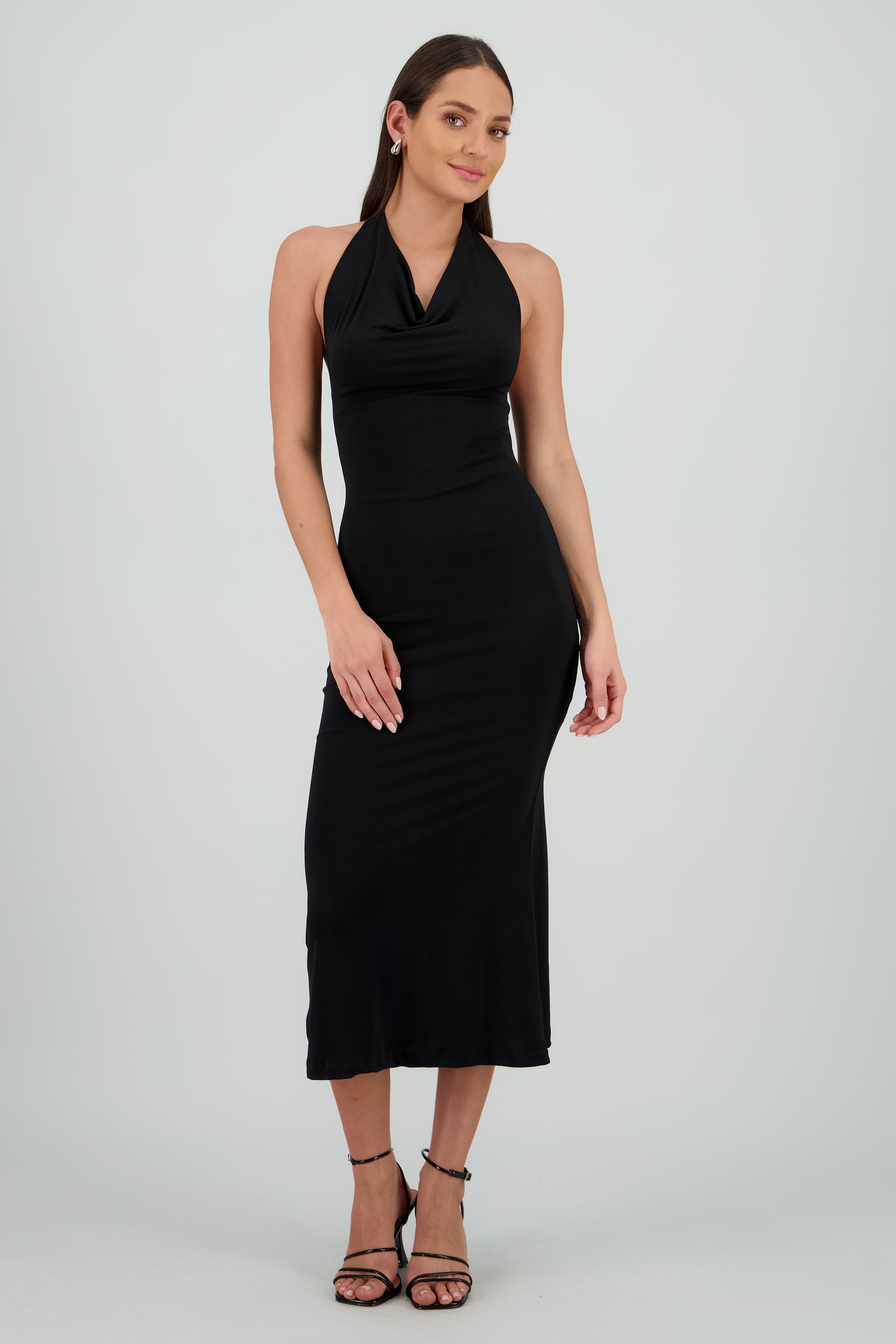 Vestido maxi halter escote columpio NEGRO