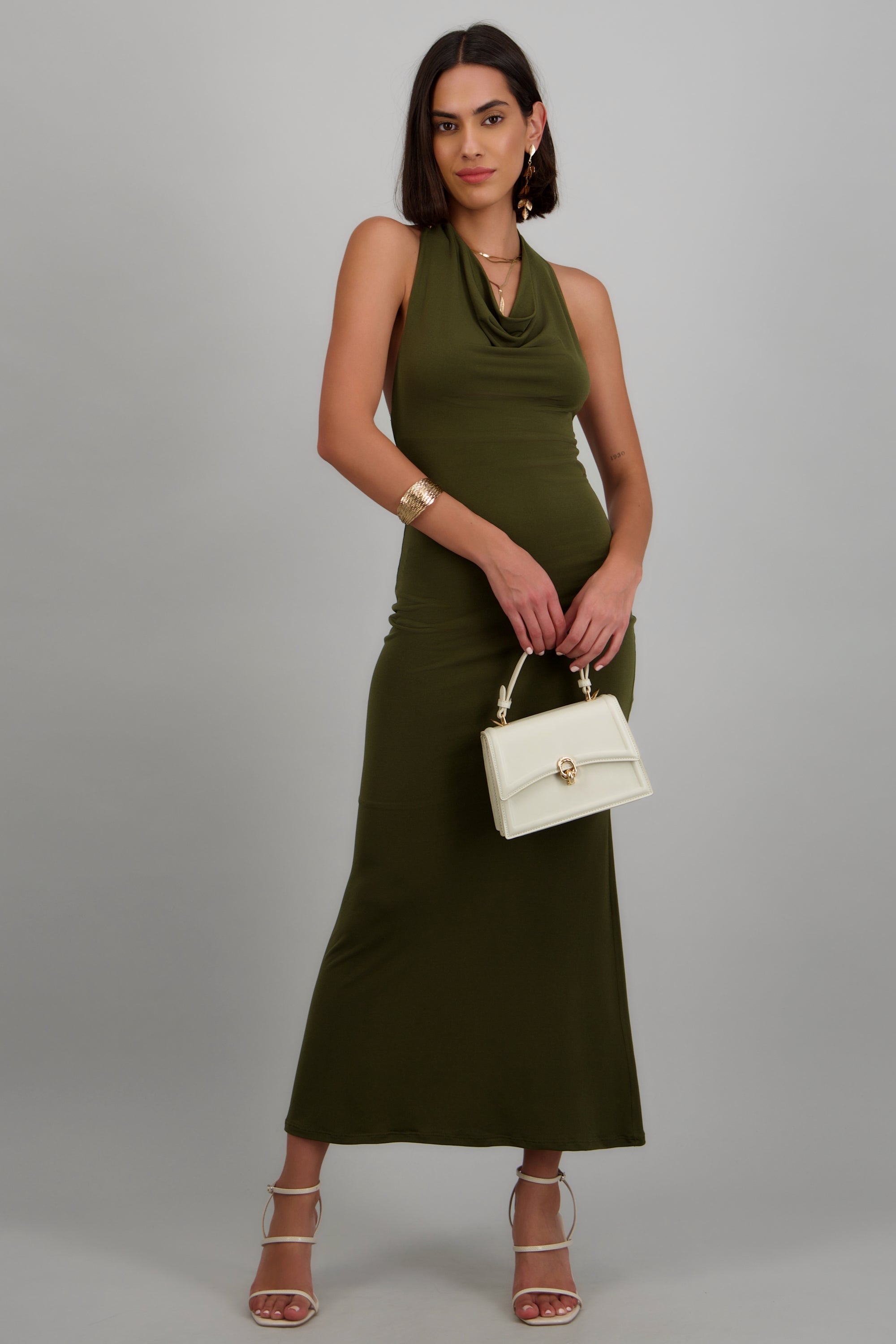 Vestido maxi halter escote columpio OLIVO