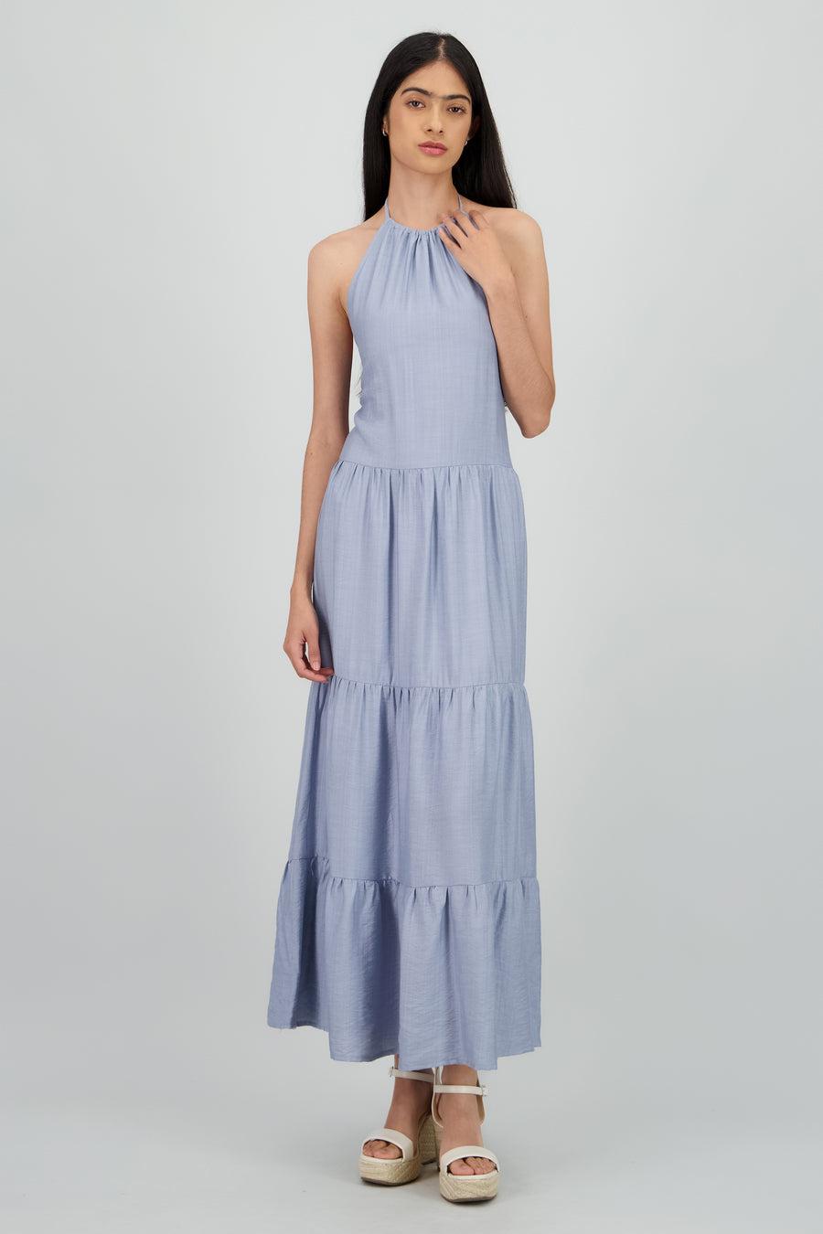 Vestido maxi halter con olanes