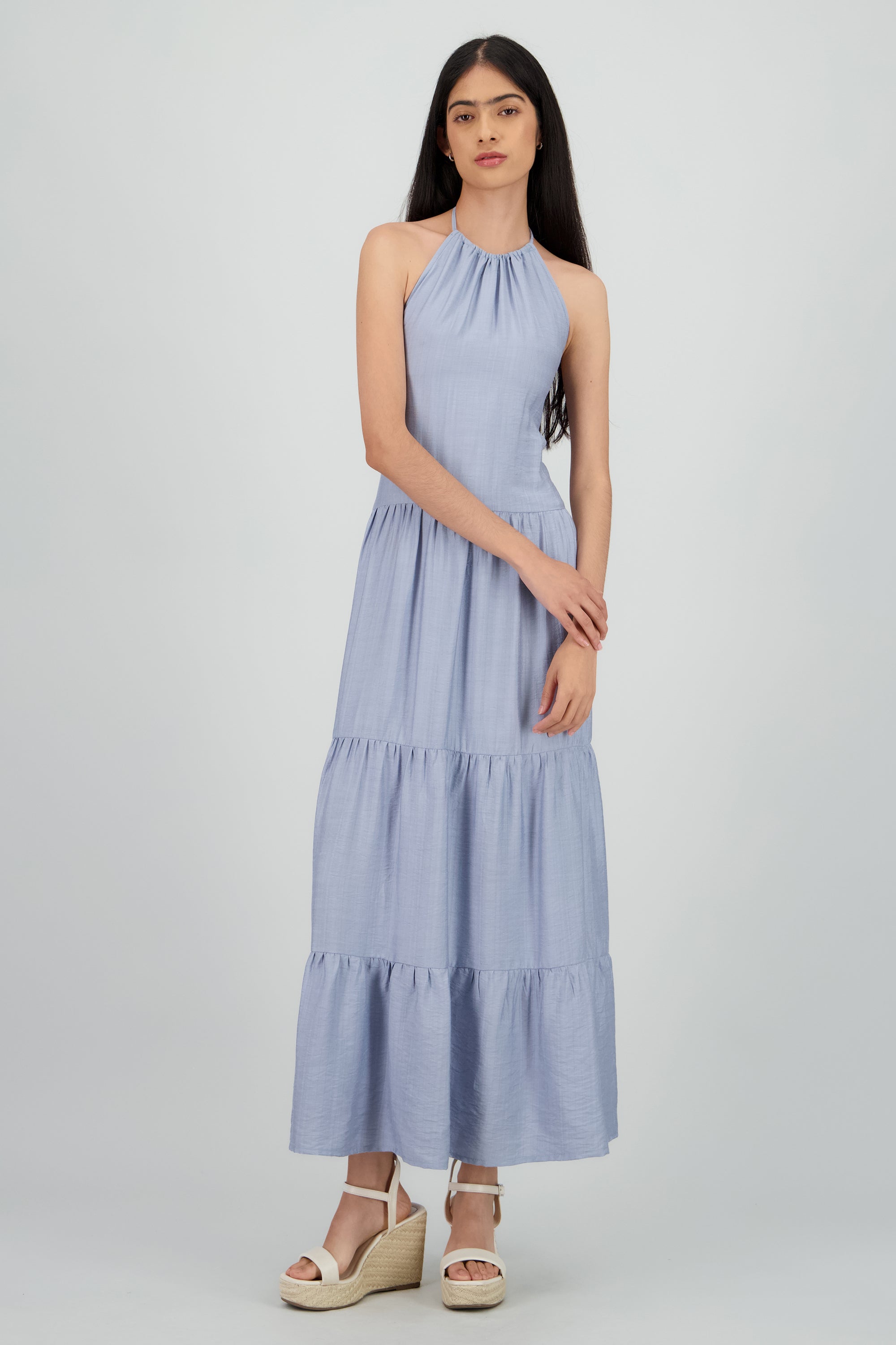 Vestido maxi halter con olanes AZUL PASTEL
