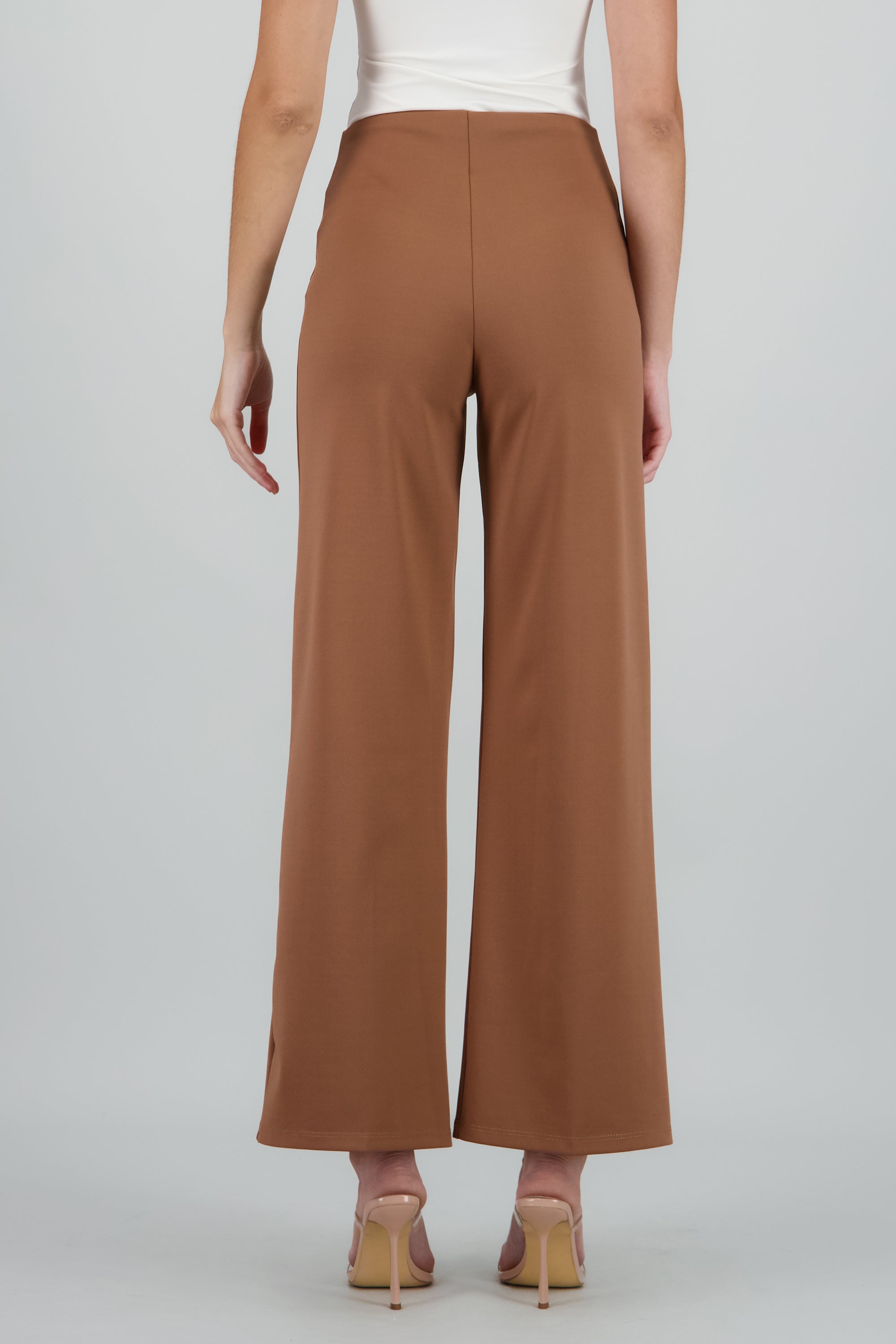 Pantalon wide leg detalle costura CAMELLO