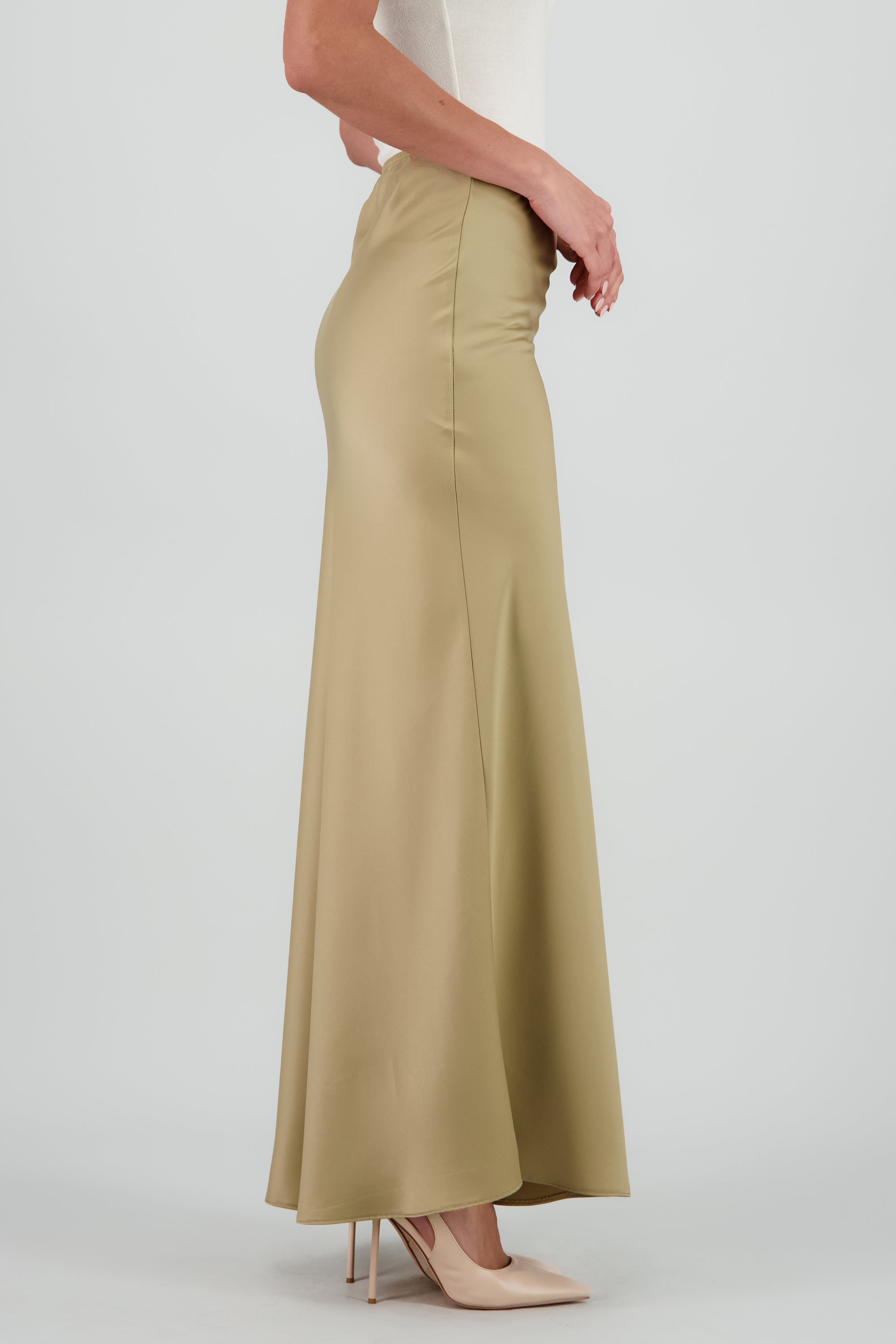 Falda maxi satinada tubo BEIGE