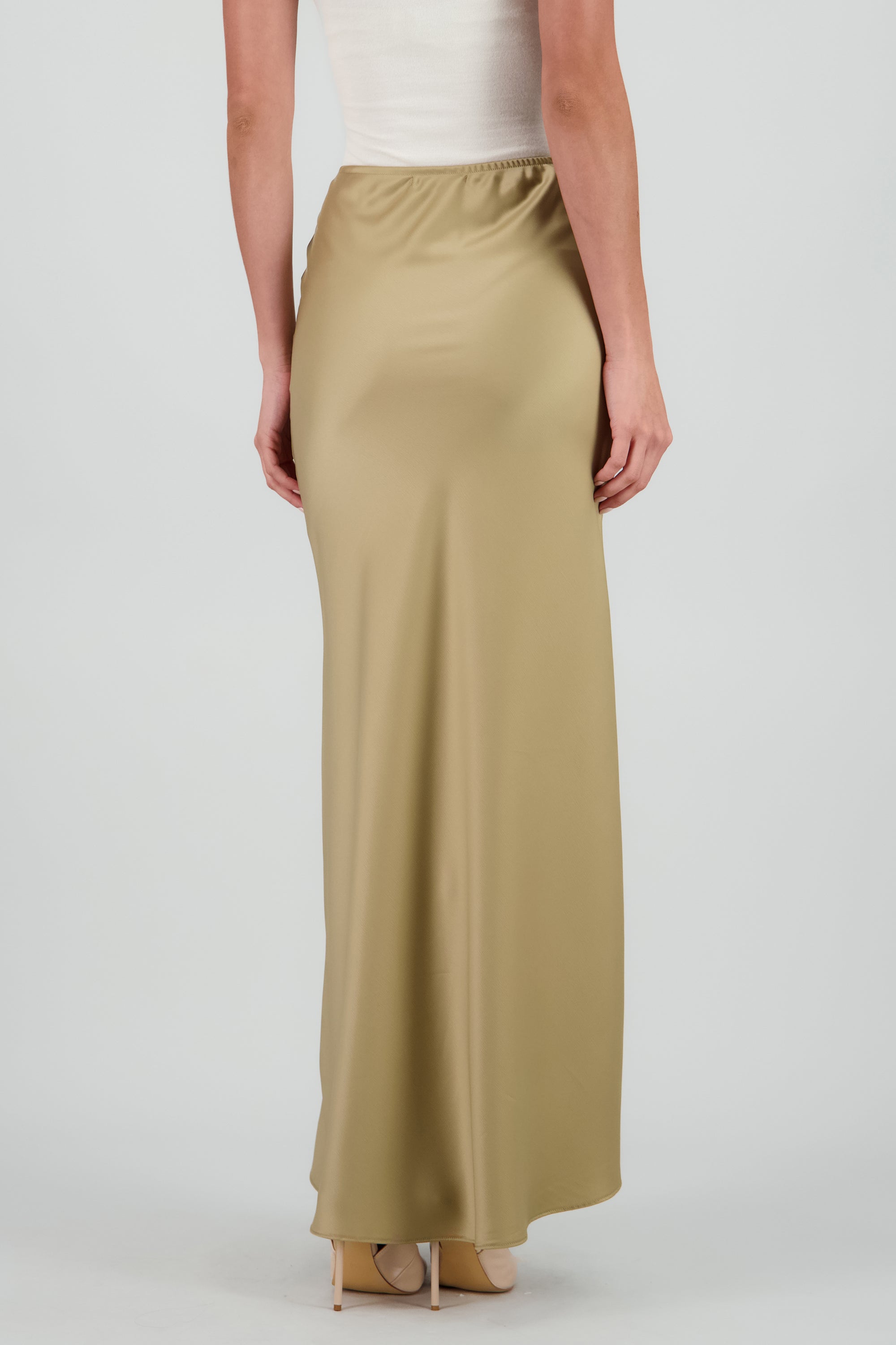 Falda maxi satinada tubo BEIGE