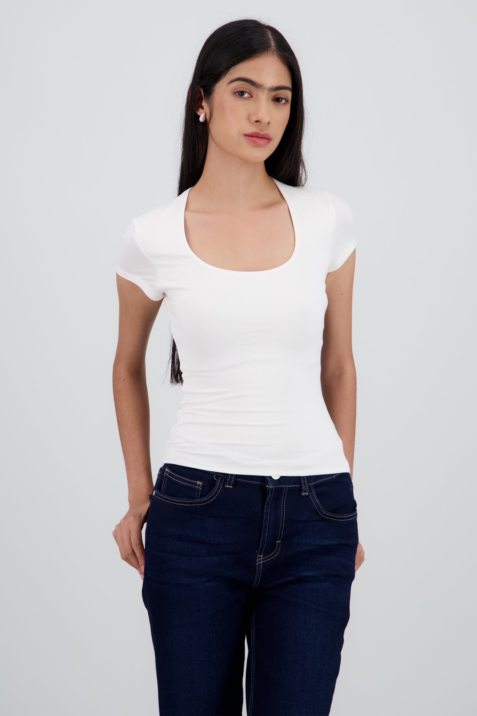 Top largo escote audrado CREMA
