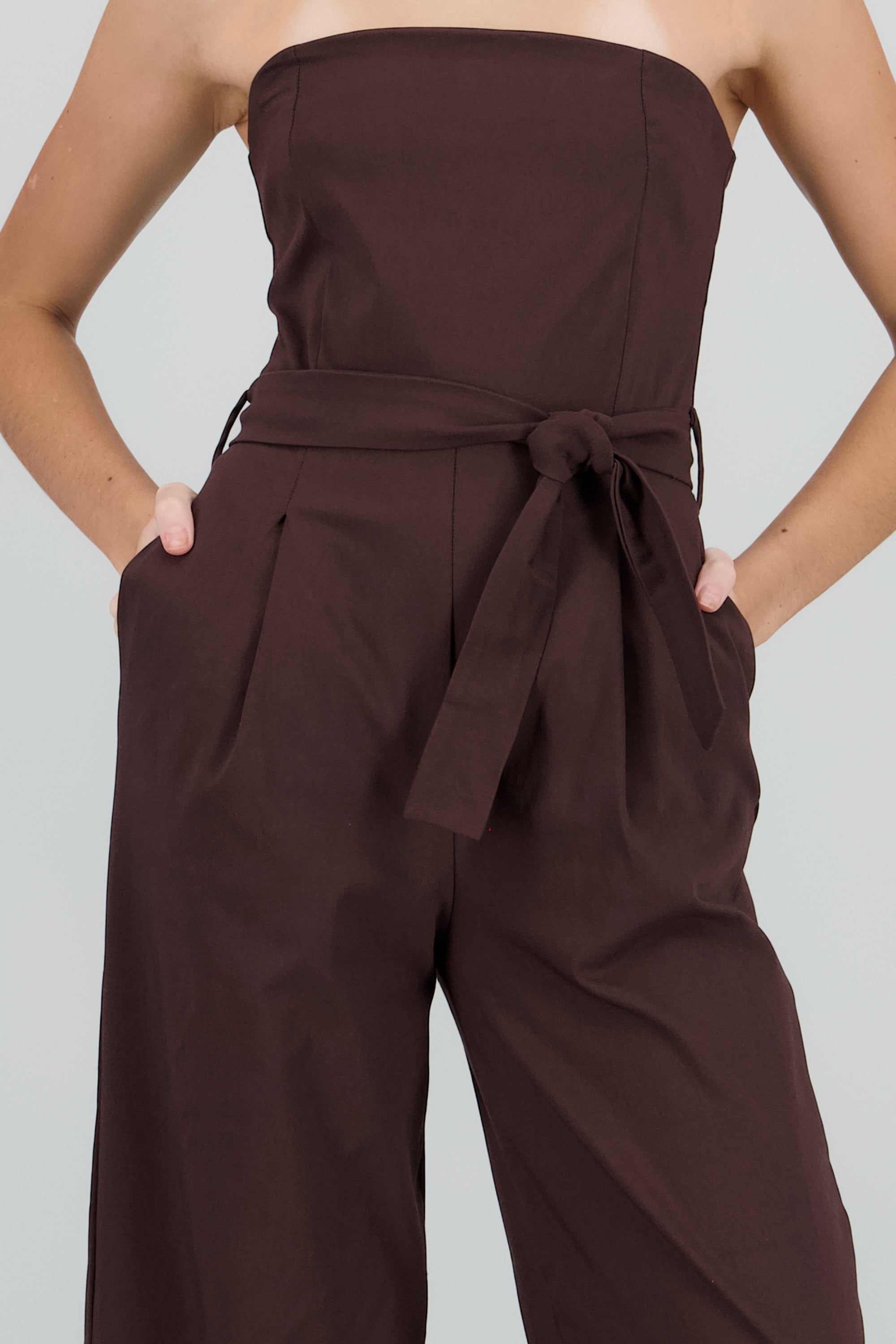 Jumpsuit strapless detalle cinturon CHOCOLATE