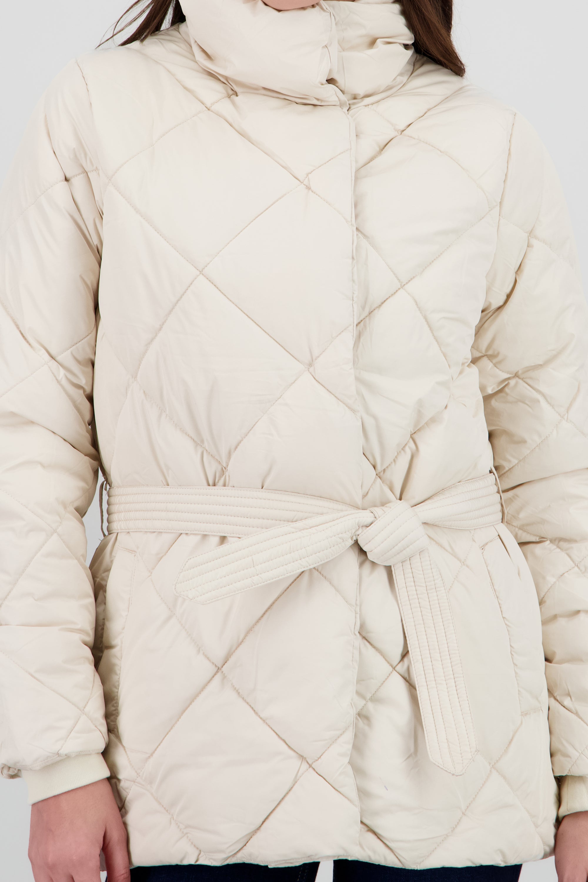 Chamarra puffer capitonada con cuello alto BEIGE