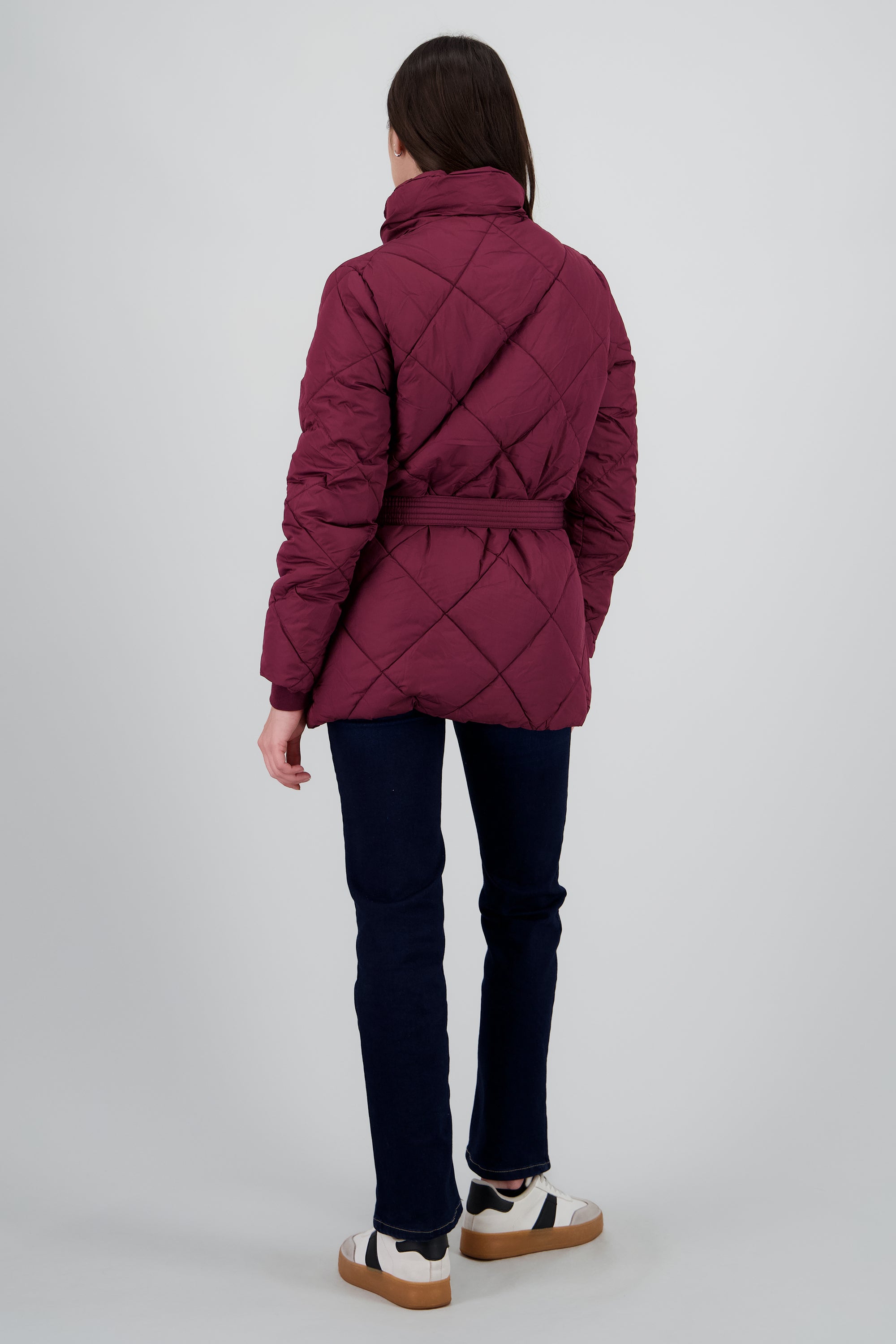 Chamarra puffer capitonada con cuello alto VINO